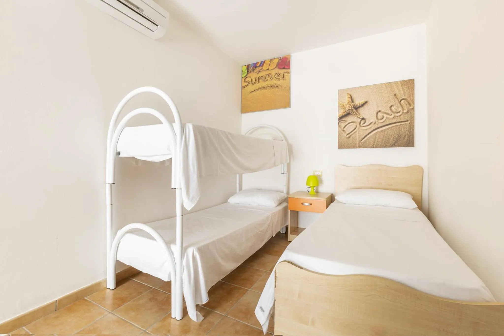 bunk bed in Residence Magic Sea Lido Marini