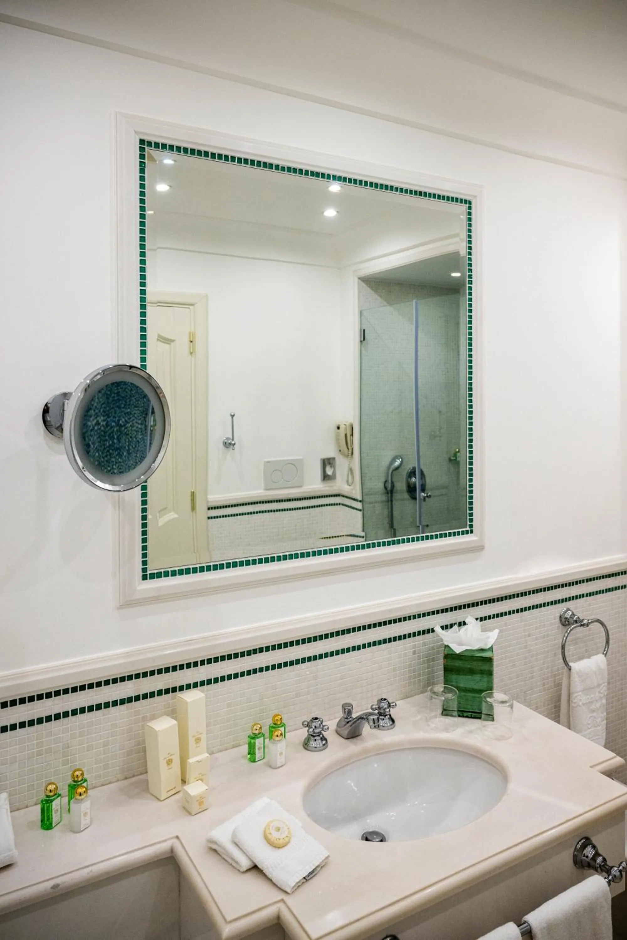 Bathroom in Buca Di Bacco