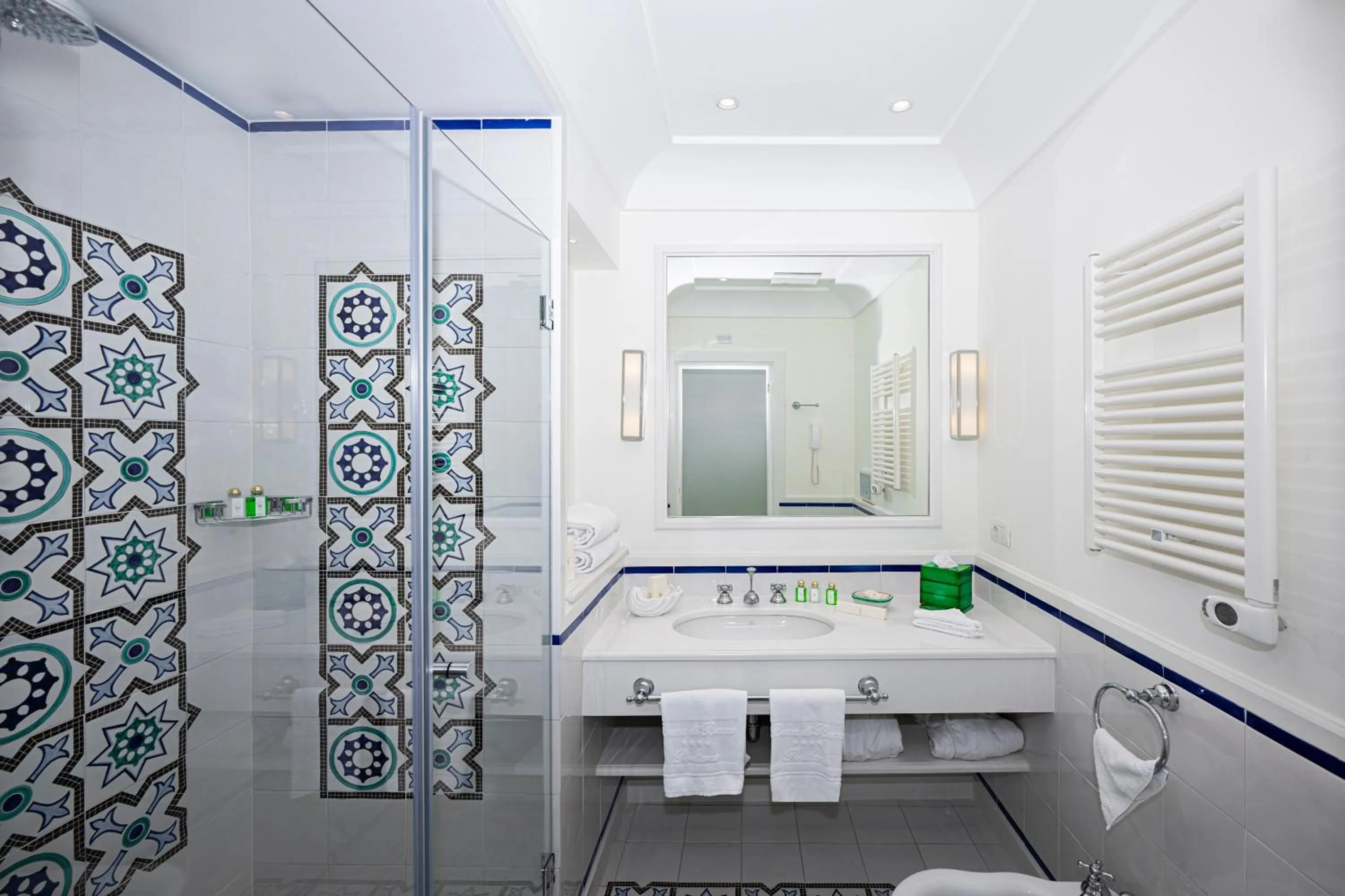 Shower in Buca Di Bacco