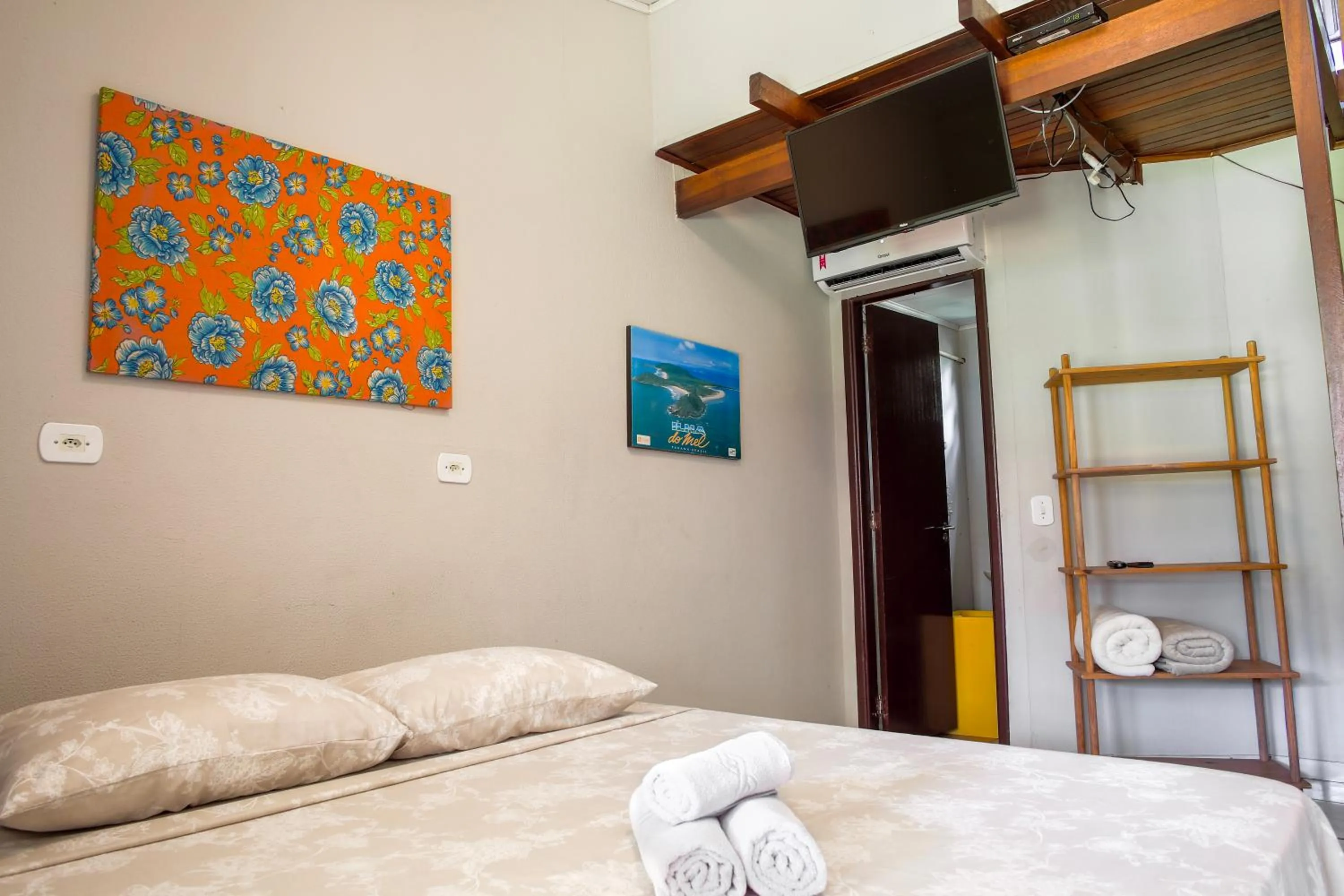 Bed in Pousada Plancton