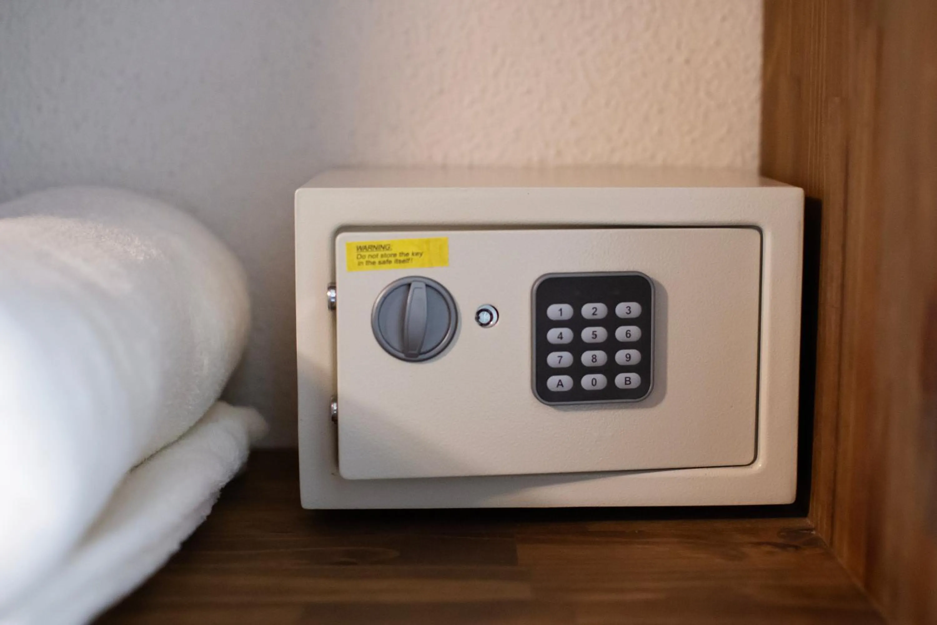 safe in Pousada Plancton