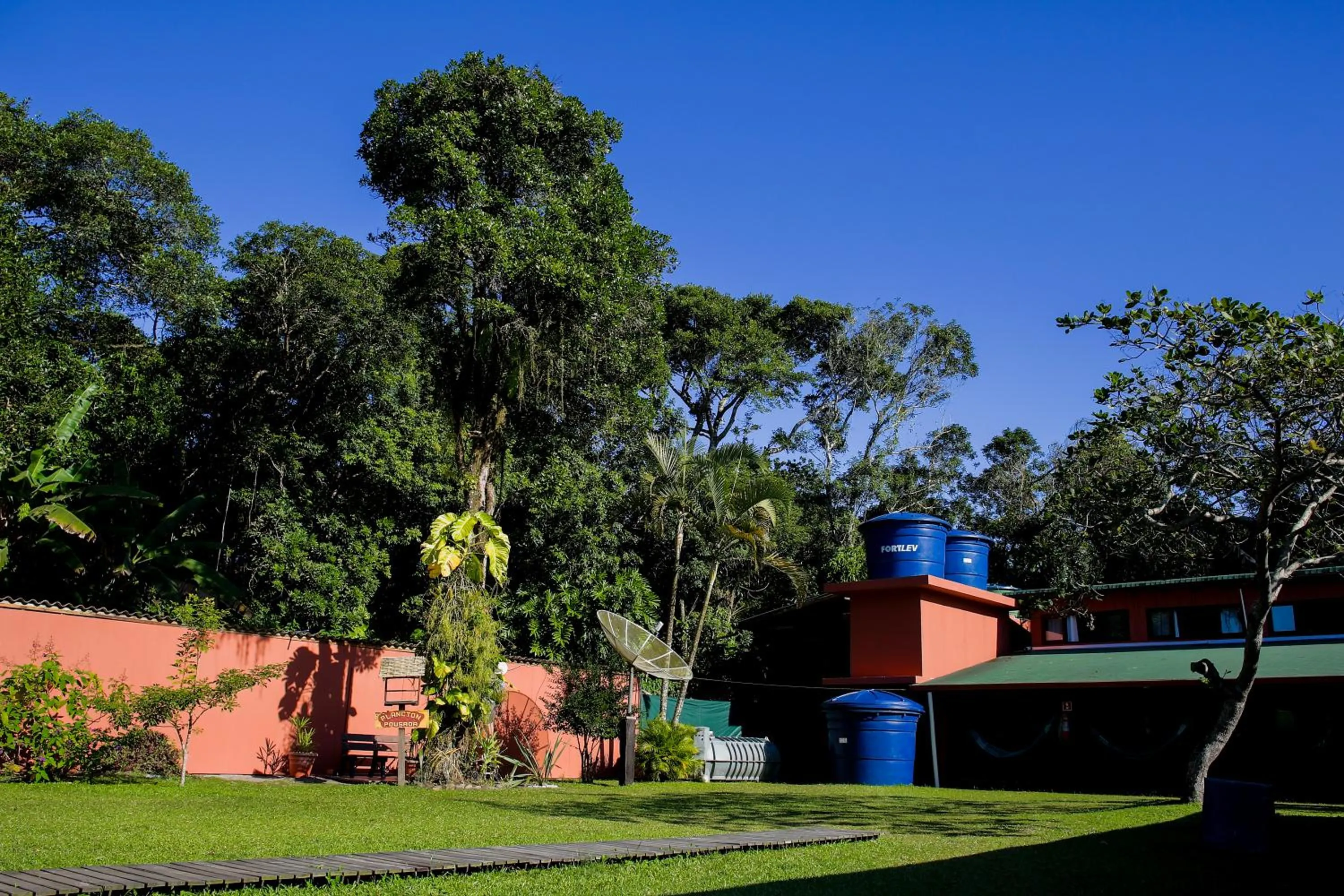 Property building in Pousada Plancton