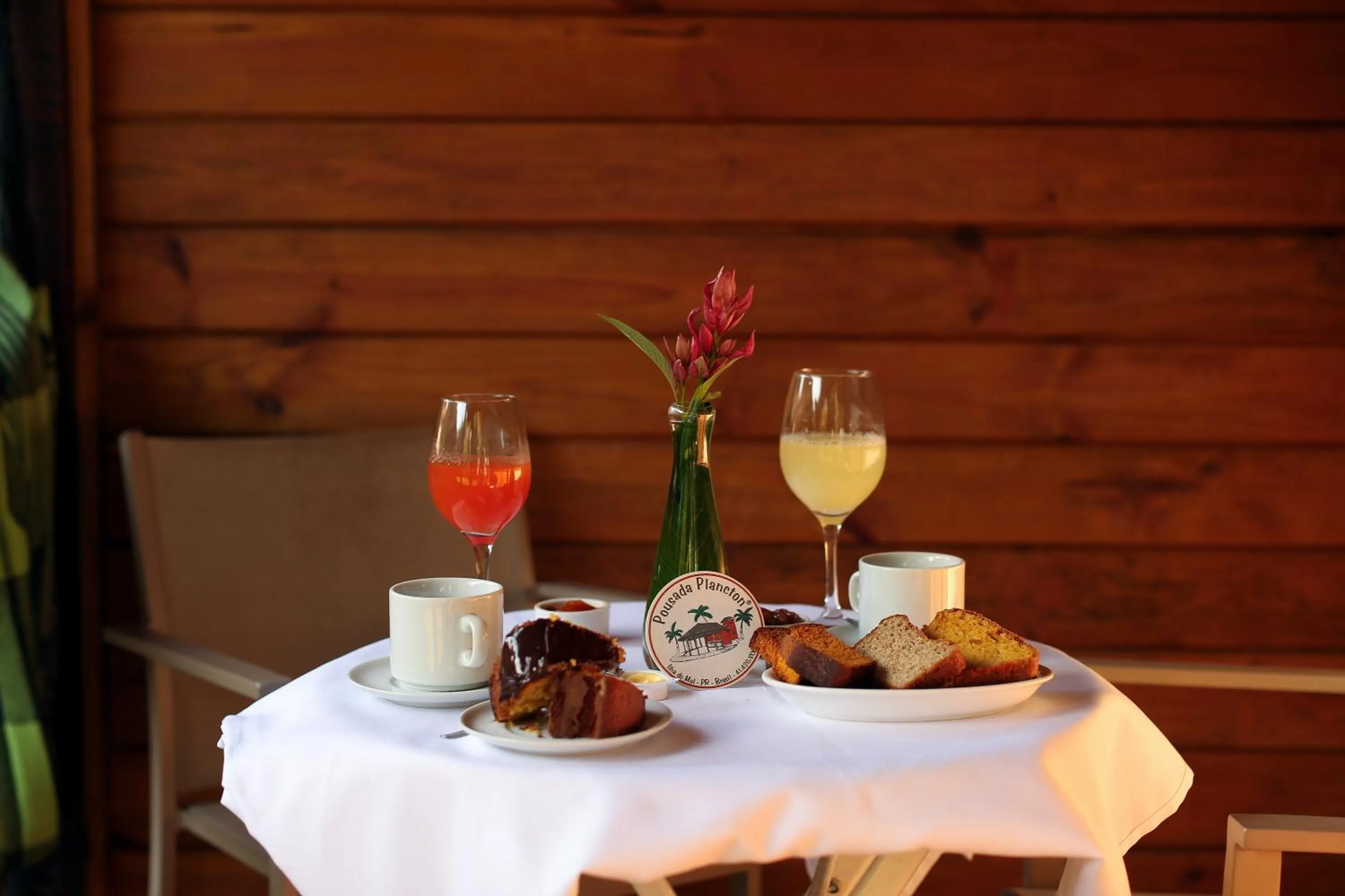 Food and drinks in Pousada Plancton