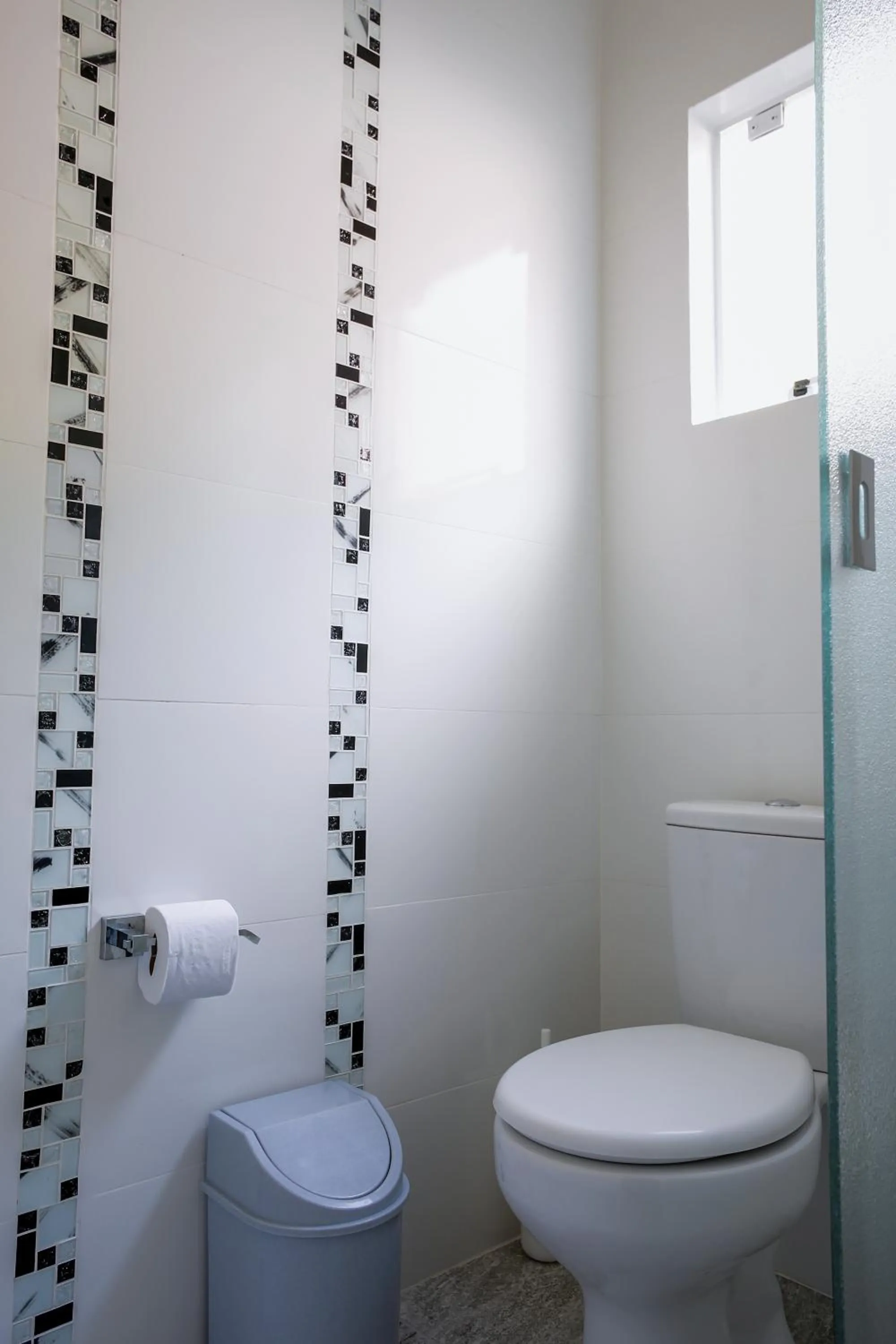 Toilet in Pousada Plancton