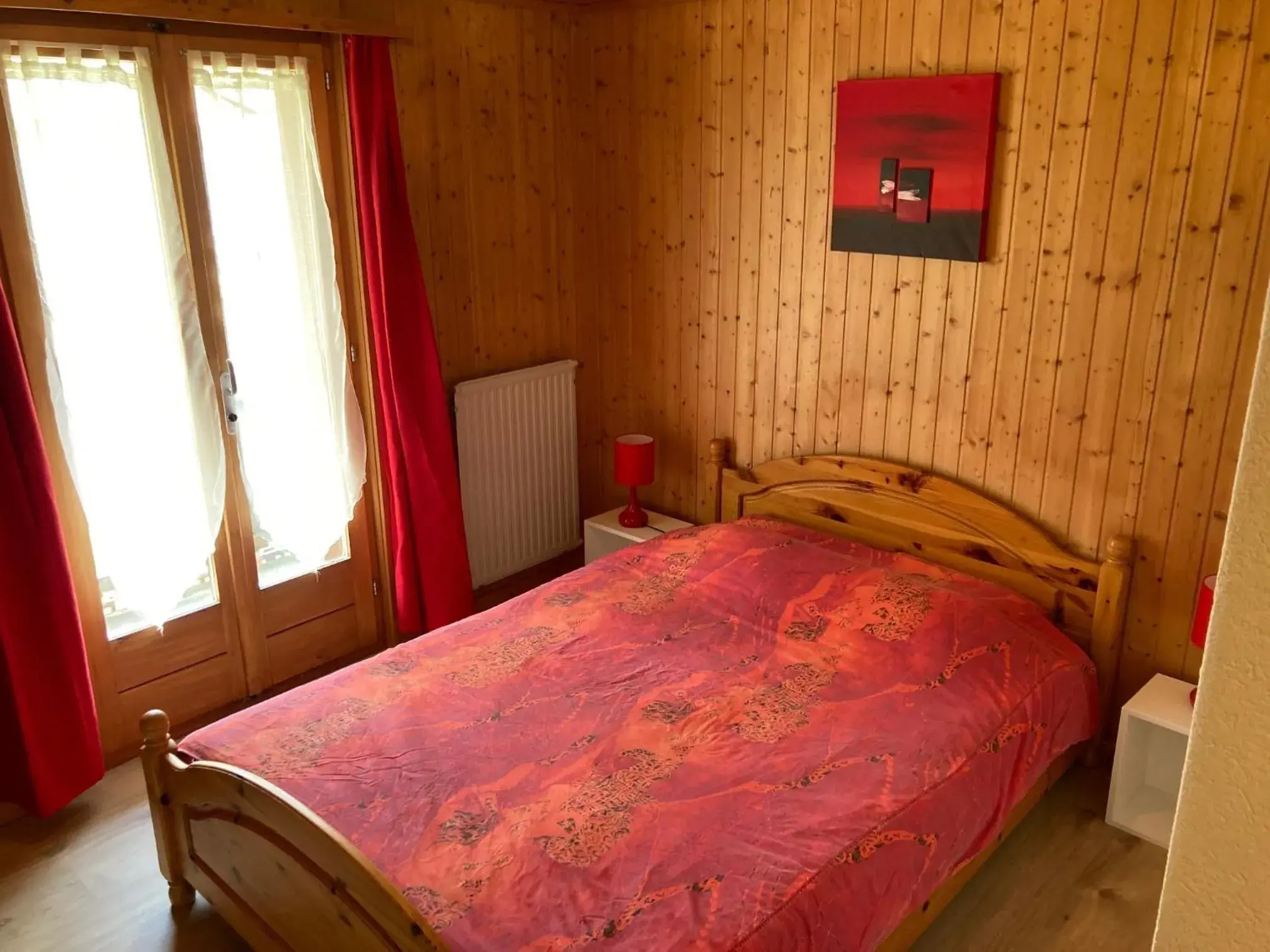 Standard Double Room - single occupancy in Hôtel du Gd-St-Bernard Standard Double Room - single occupancy in Hôtel du Gd-St-Bernard