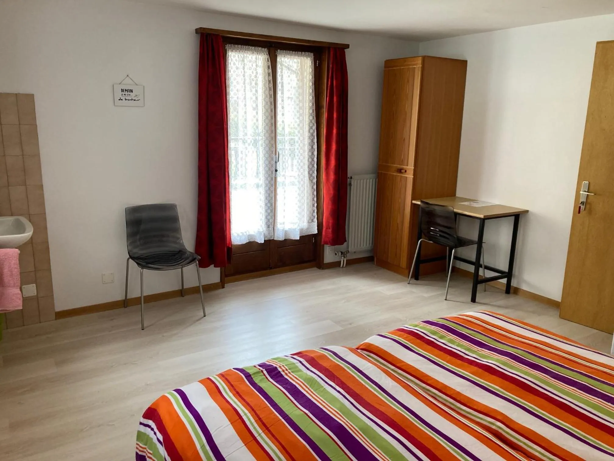 Bed in Hôtel du Gd-St-Bernard