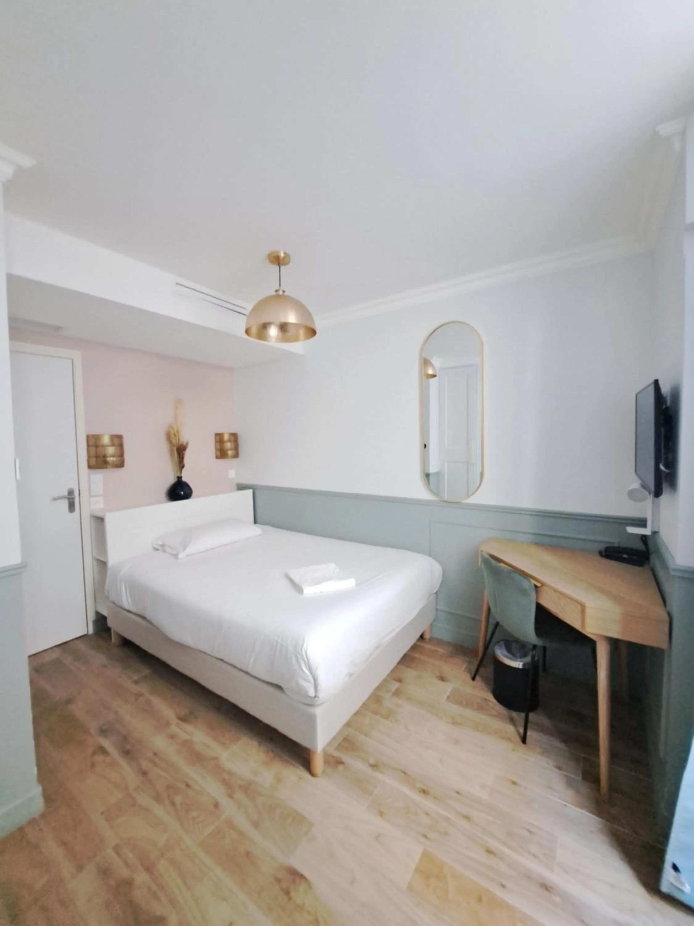 Bed in District Nation