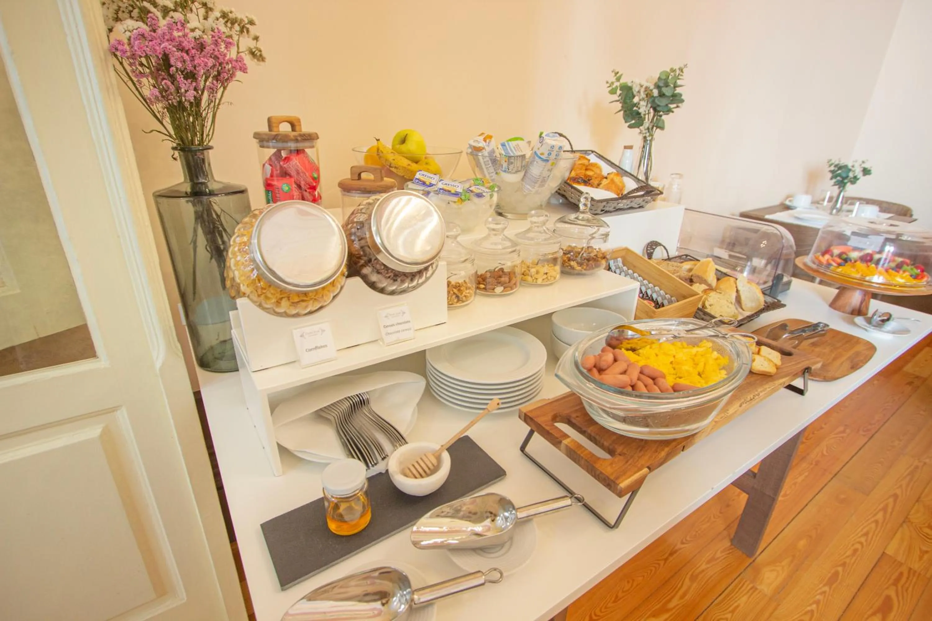 Property building in Dom José Alojamentos by Guestify