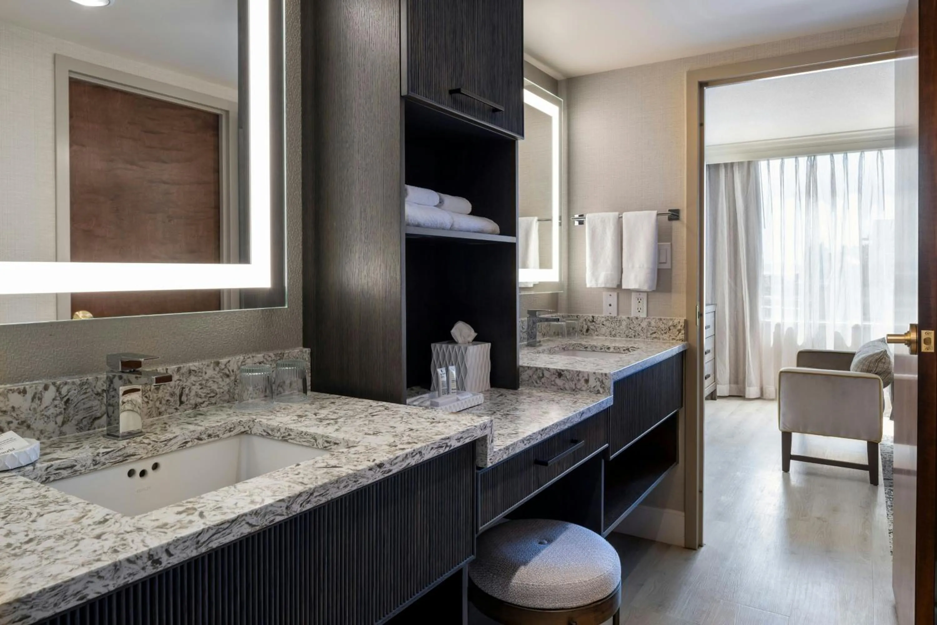 Bathroom in Victoria Marriott Inner Harbour