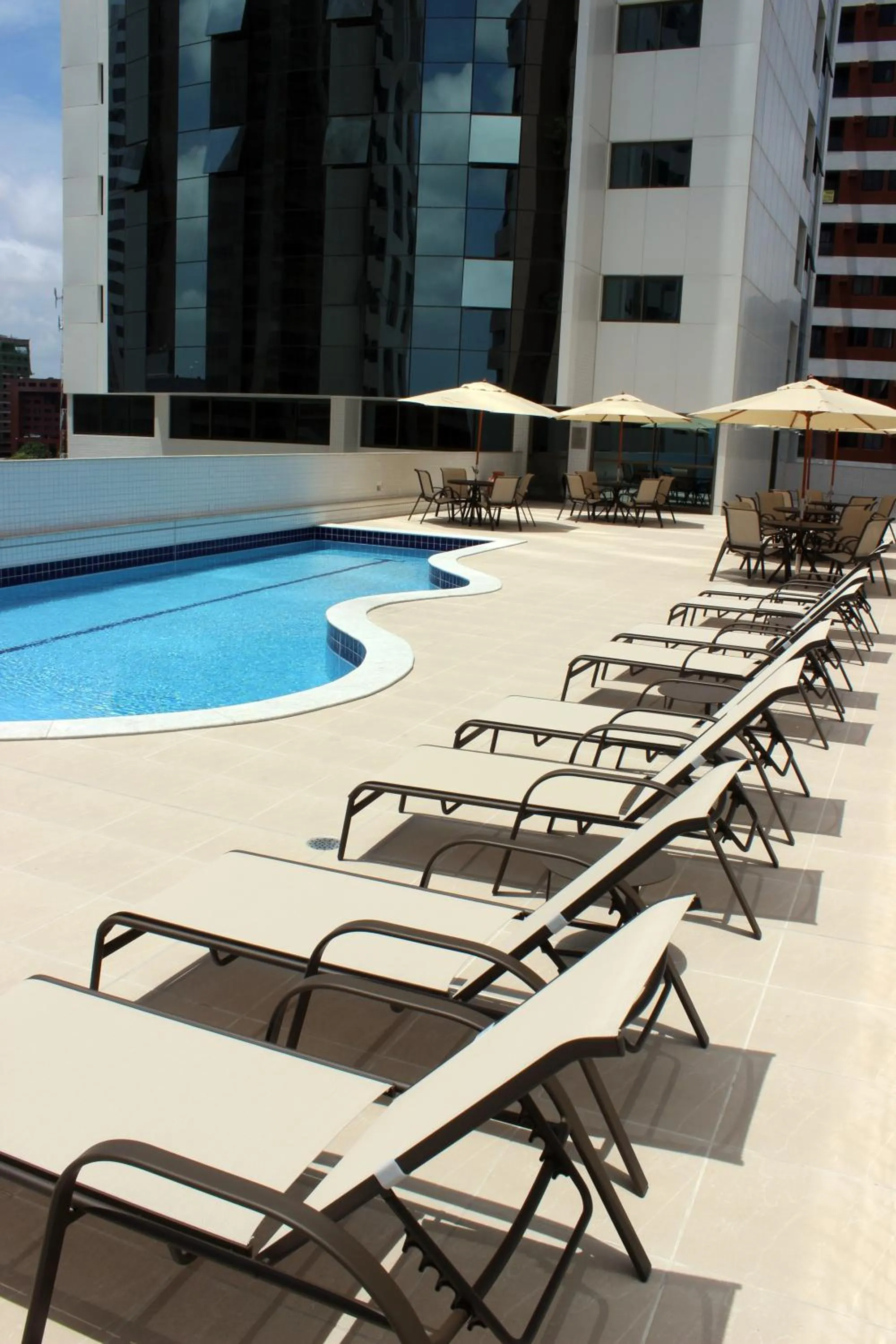 Flat Beach Class Executive