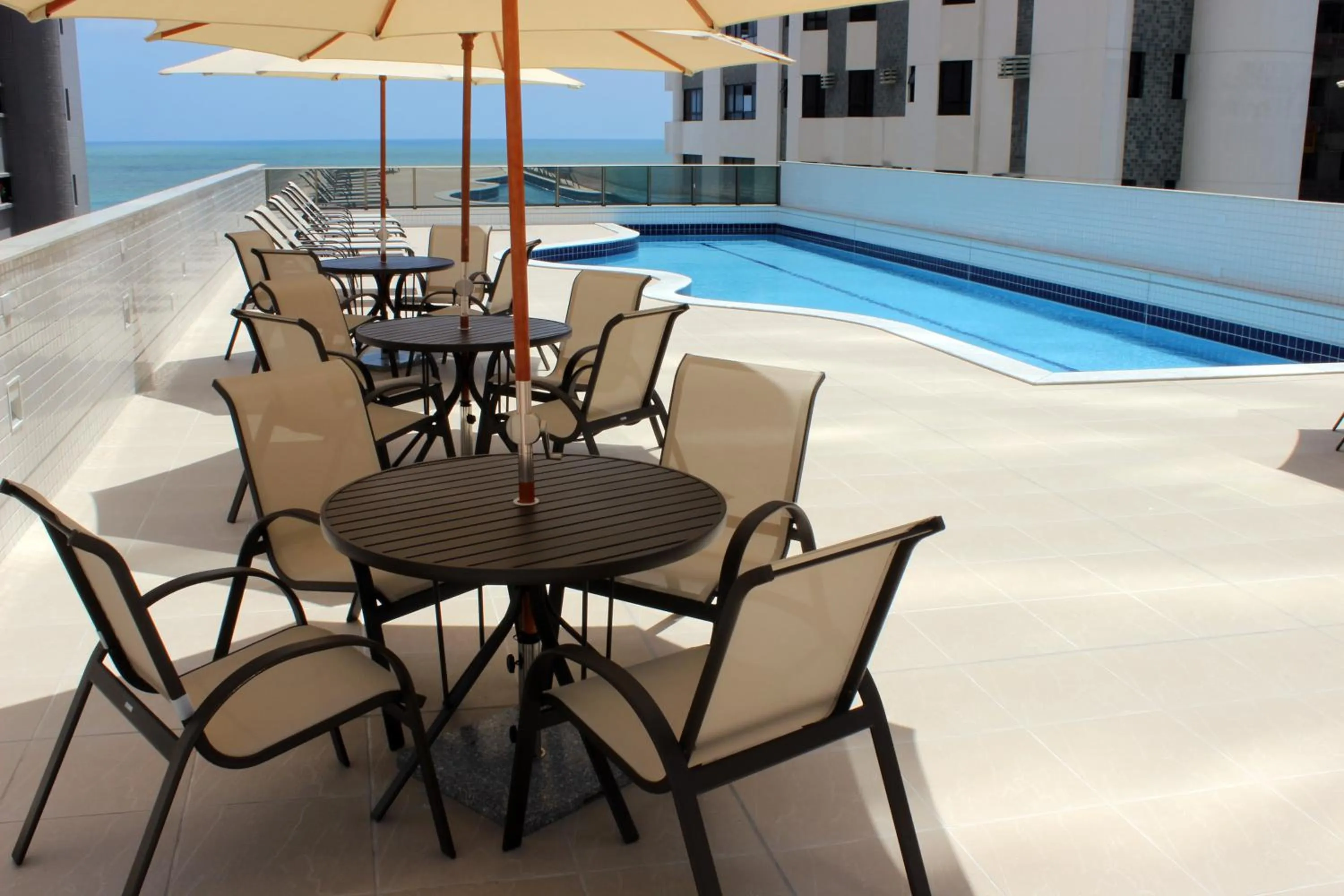 Flat Beach Class Executive