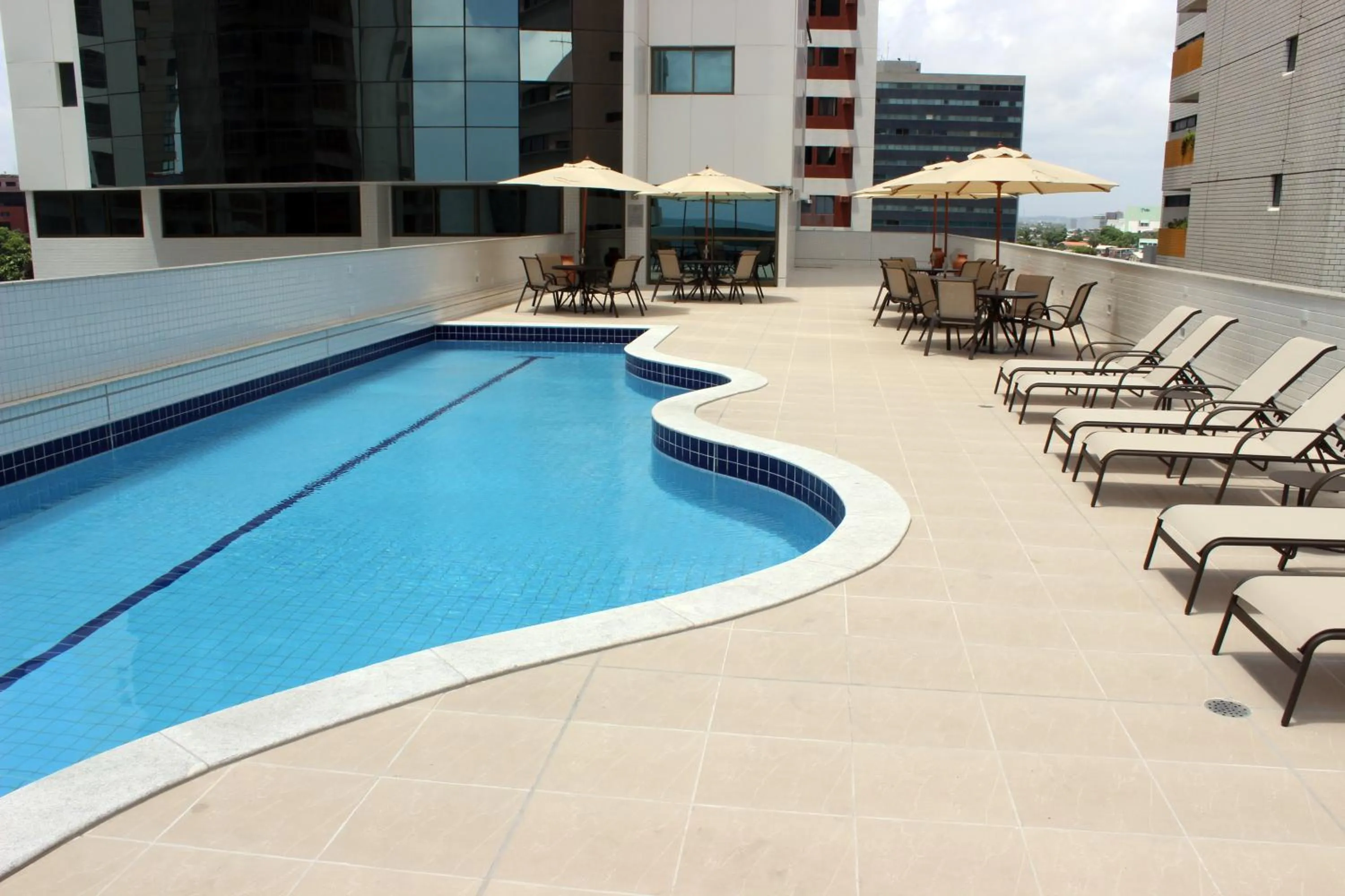 Flat Beach Class Executive