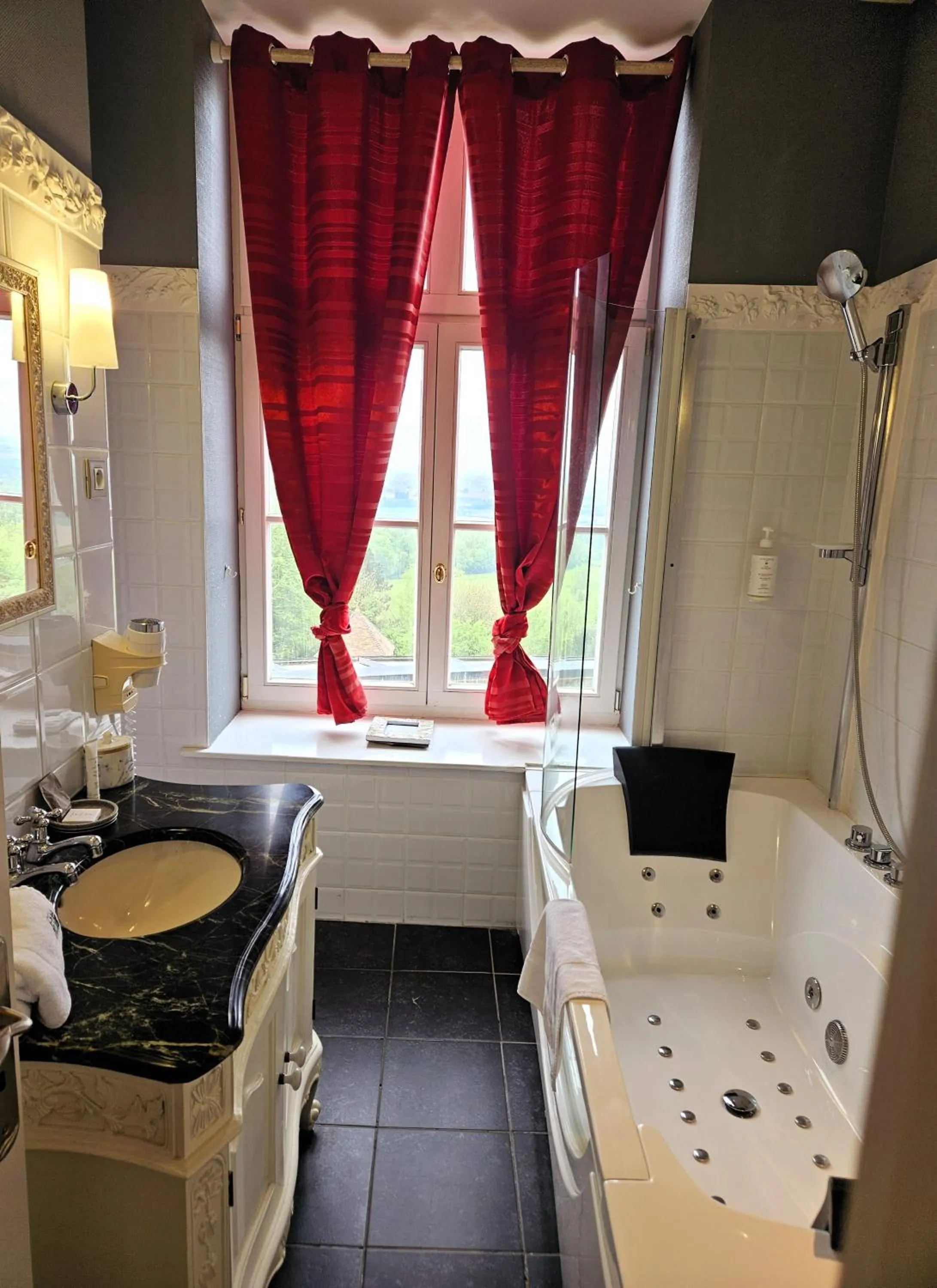 Bath, Bed in Châtellerie De Schoebeque