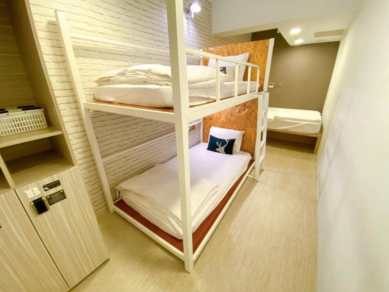 Photo of the whole room, Bed in Flyinn Hostel