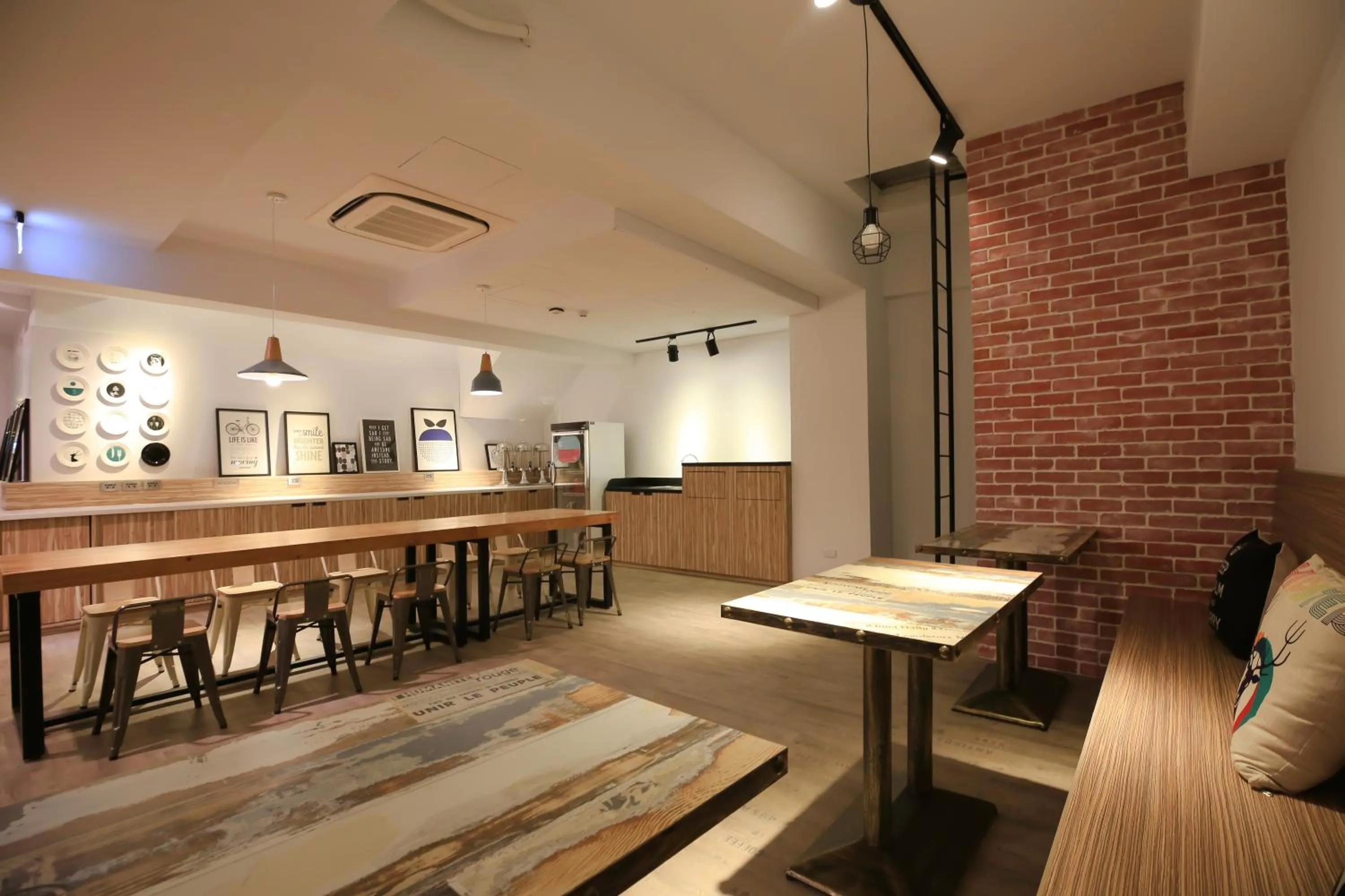 Lobby or reception in Flyinn Hostel