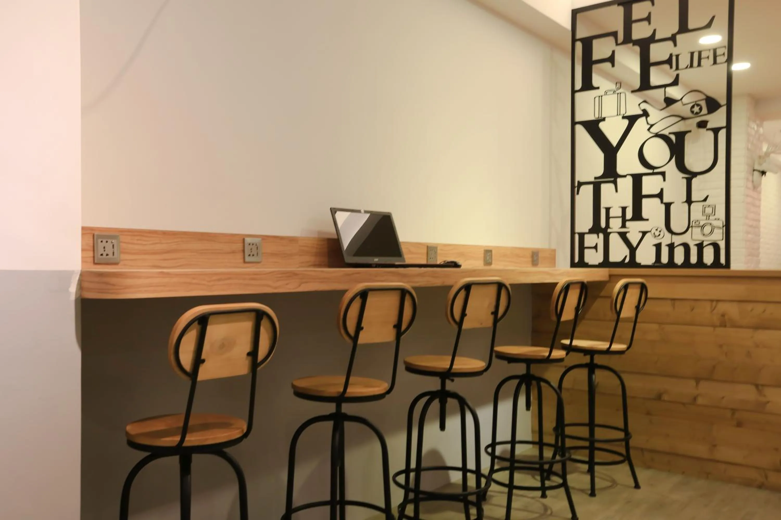 Lobby or reception in Flyinn Hostel