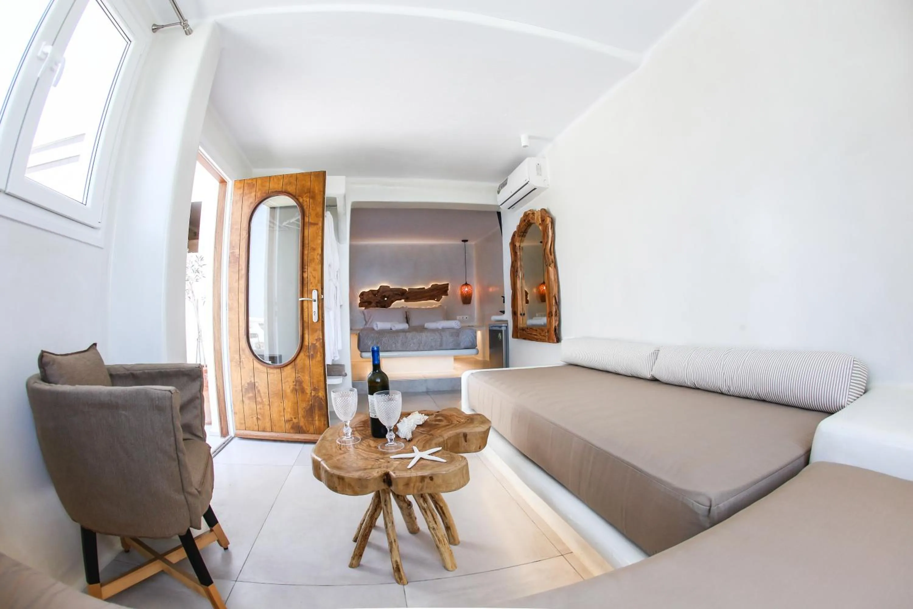 Photo of the whole room in Villa Elina suites and more