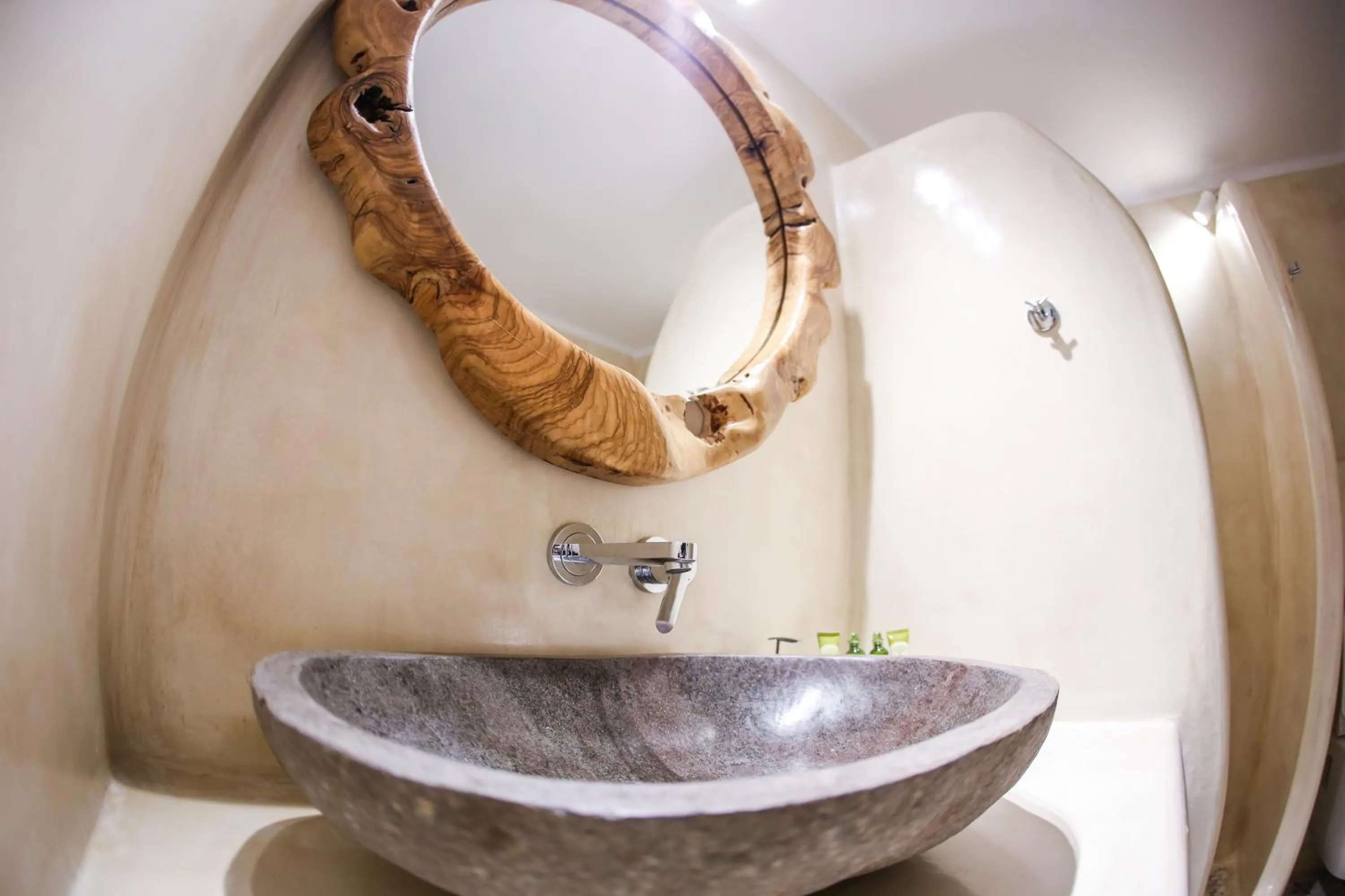 Bathroom in Villa Elina suites and more