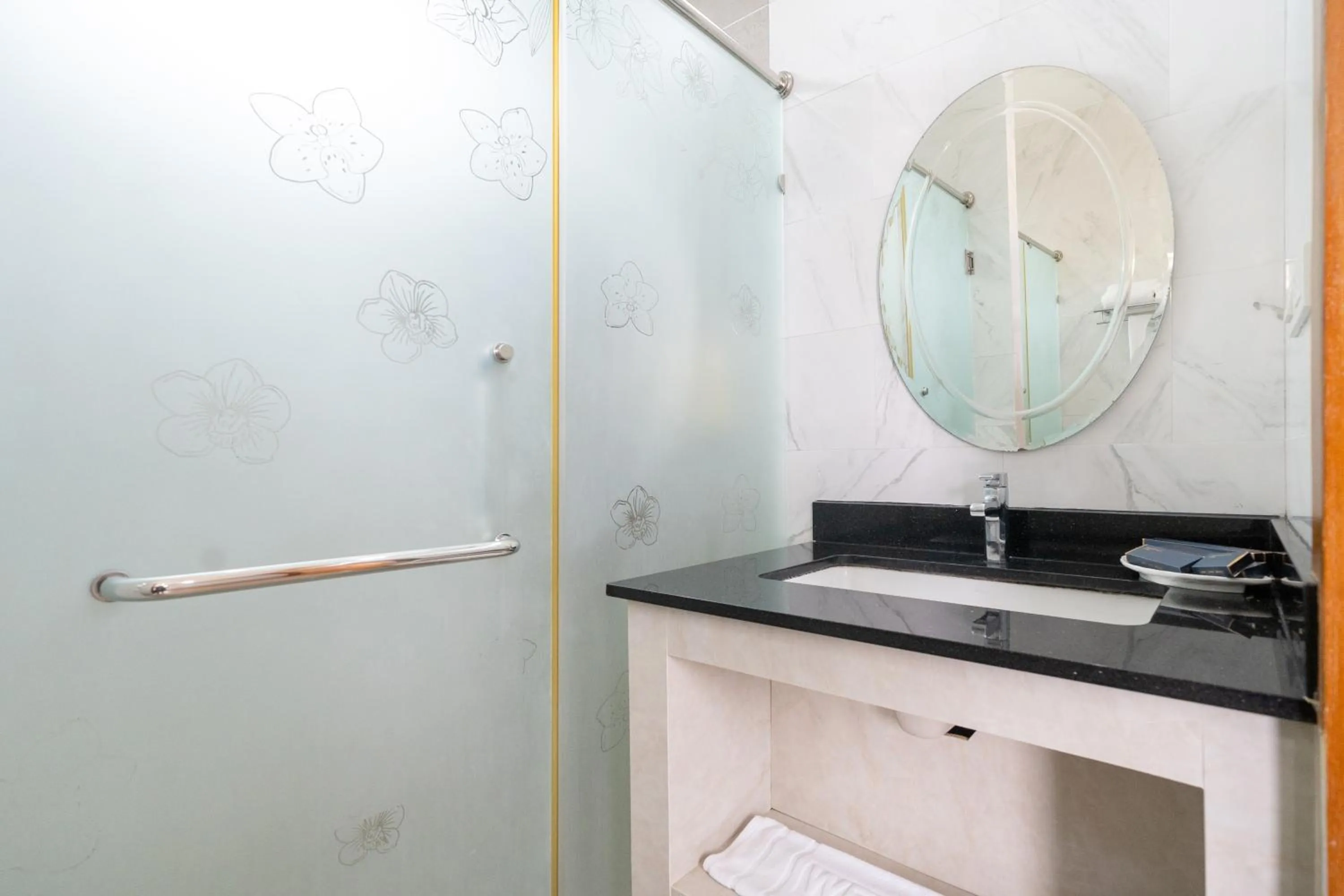 Bathroom in Phuket La Siesta Pool Villas & Pool Access Rooms