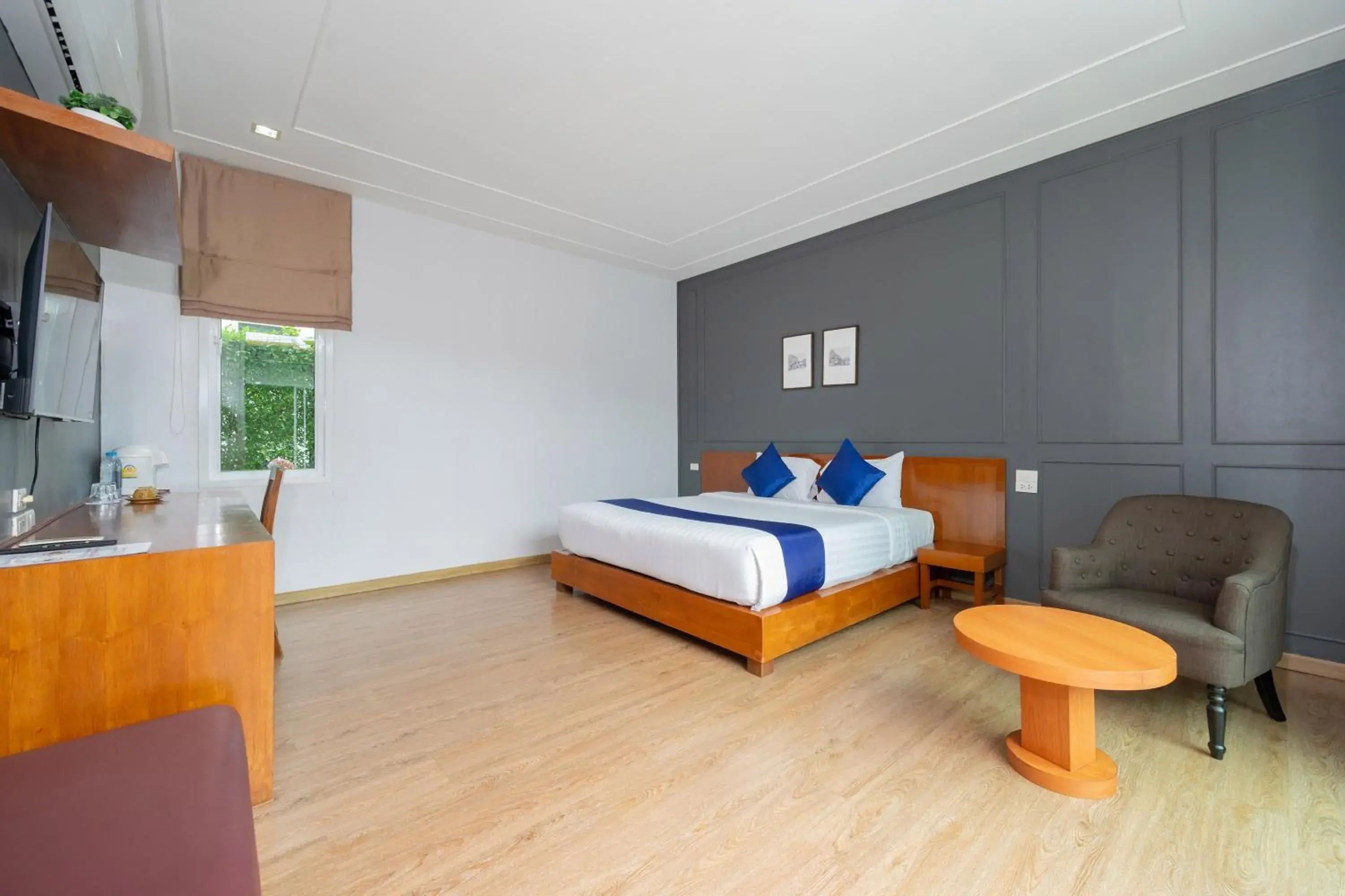 Deluxe Double Room with Pool Access and Shared Kitchen in Phuket La Siesta Deluxe Double Room with Pool Access and Shared Kitchen in Phuket La Siesta