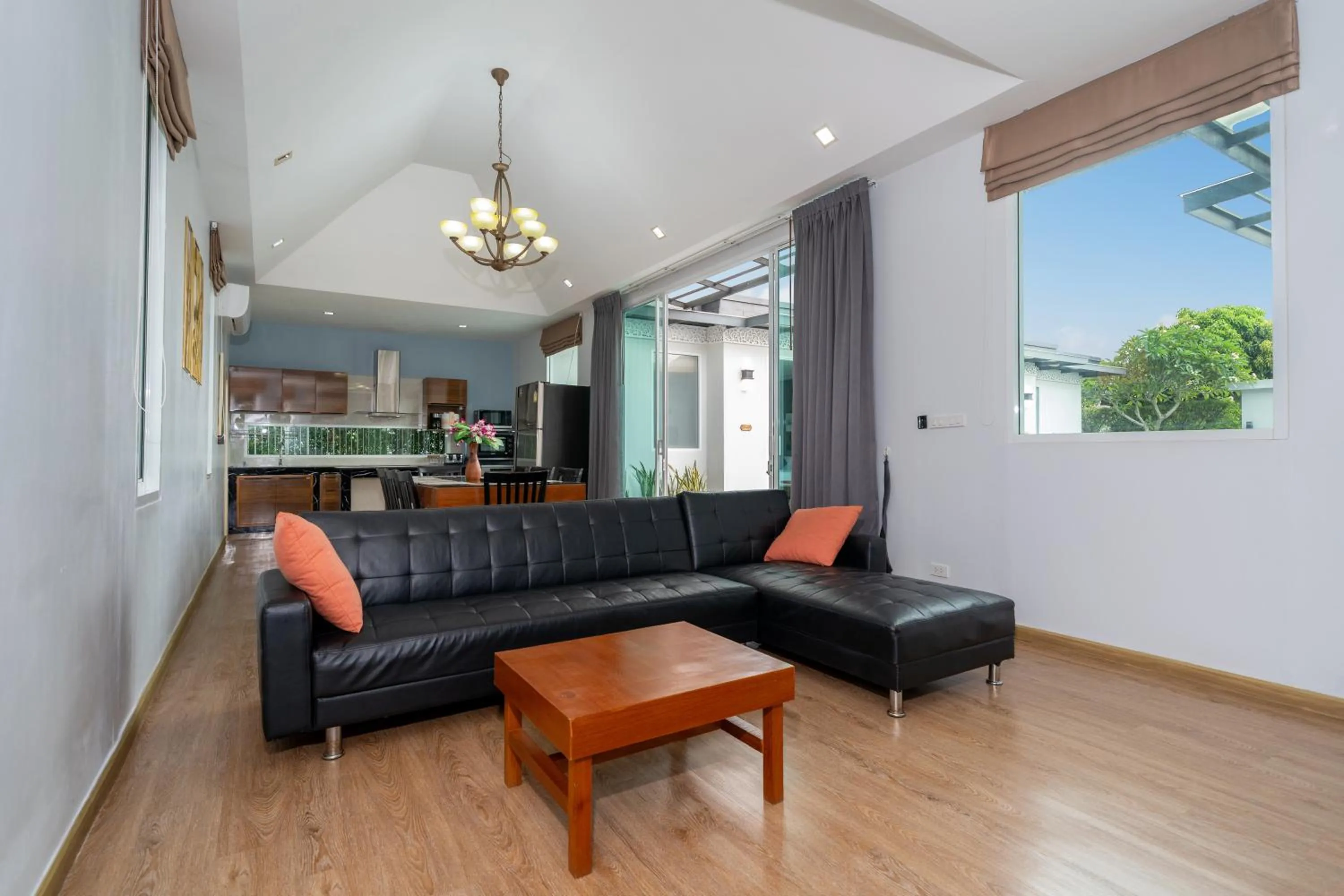 Communal lounge/ TV room in Phuket La Siesta Pool Villas & Pool Access Rooms