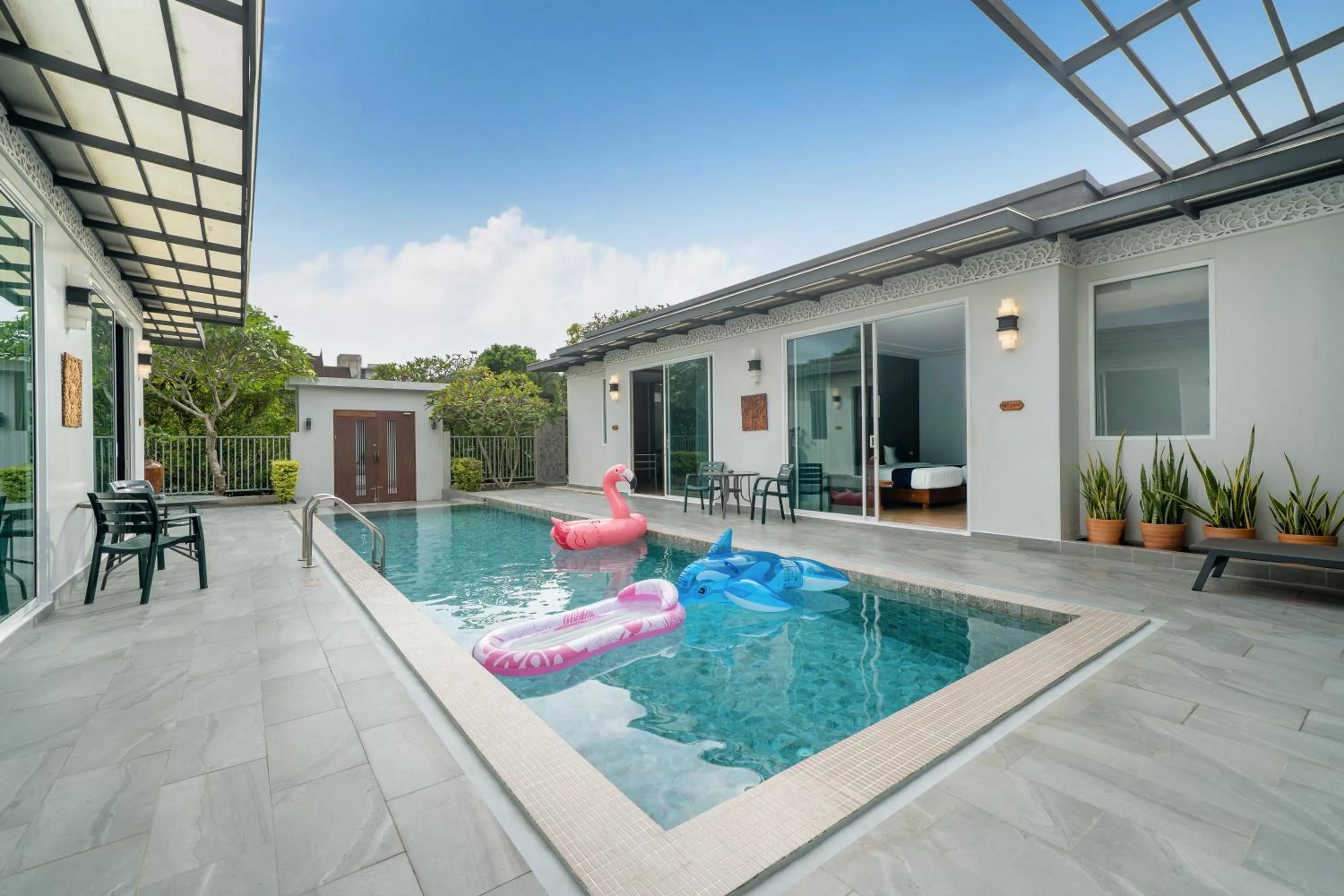 Swimming pool in Phuket La Siesta Pool Villas & Pool Access Rooms