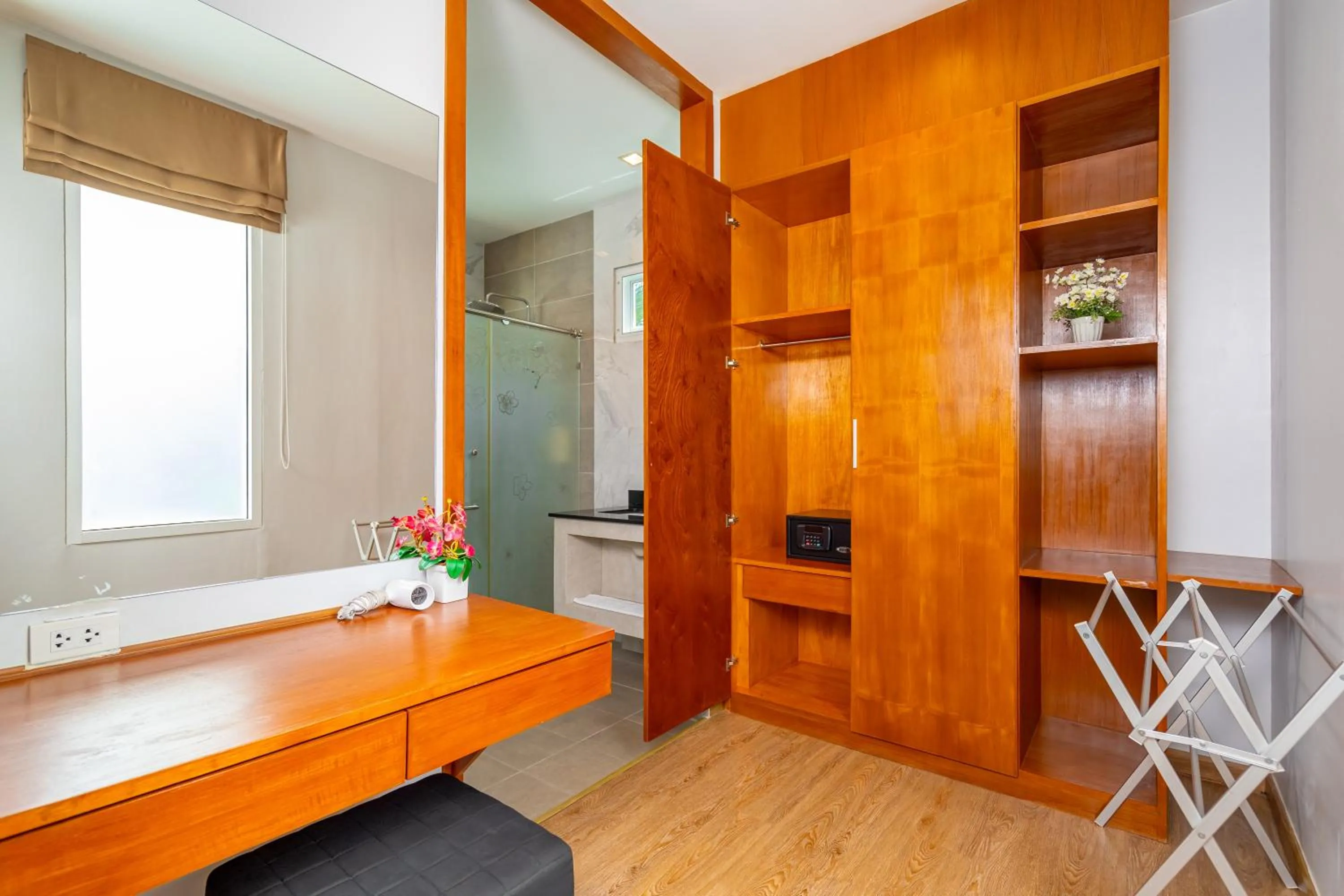 wardrobe in The Orchid Villa