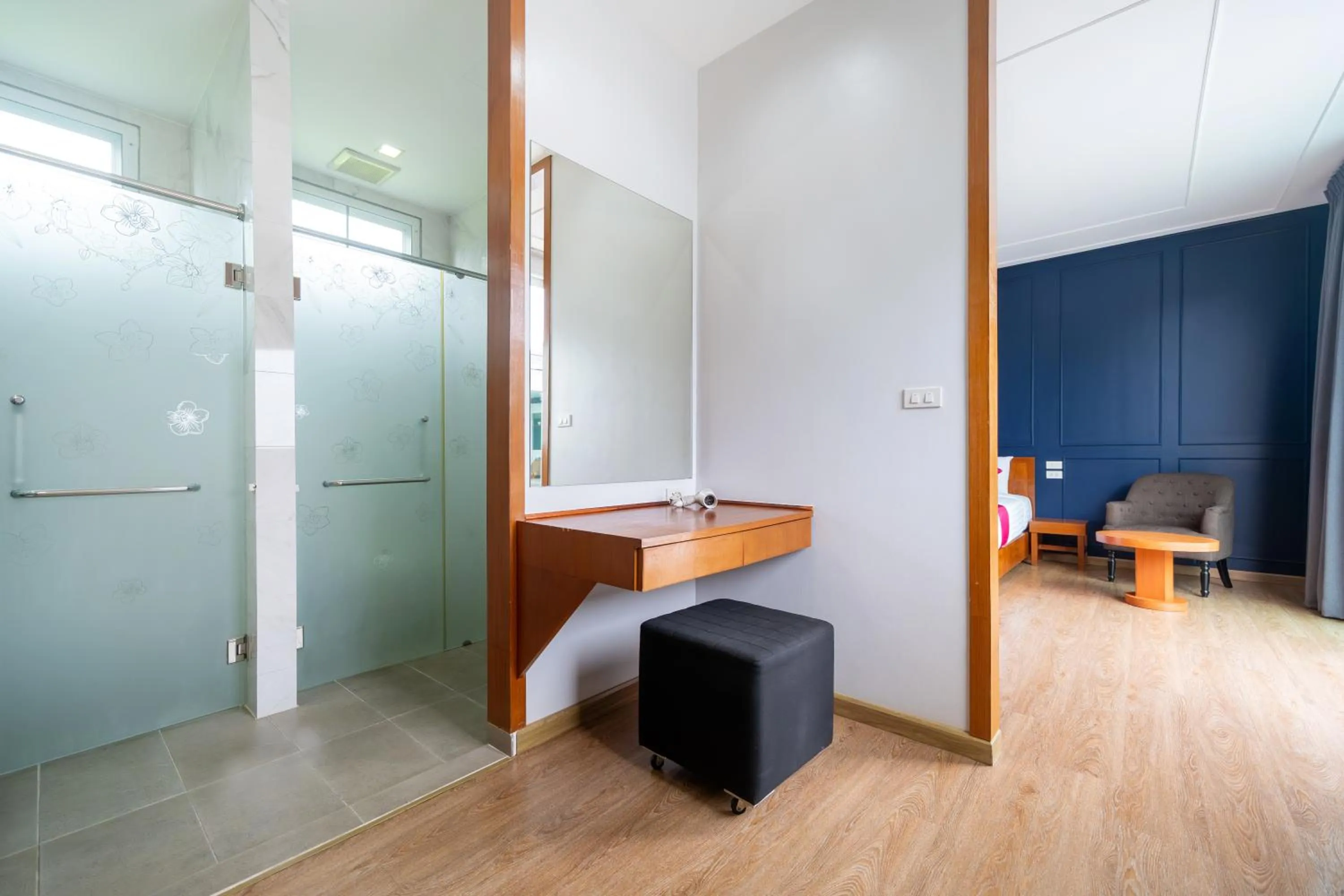 wardrobe in Phuket La Siesta Pool Villas & Pool Access Rooms