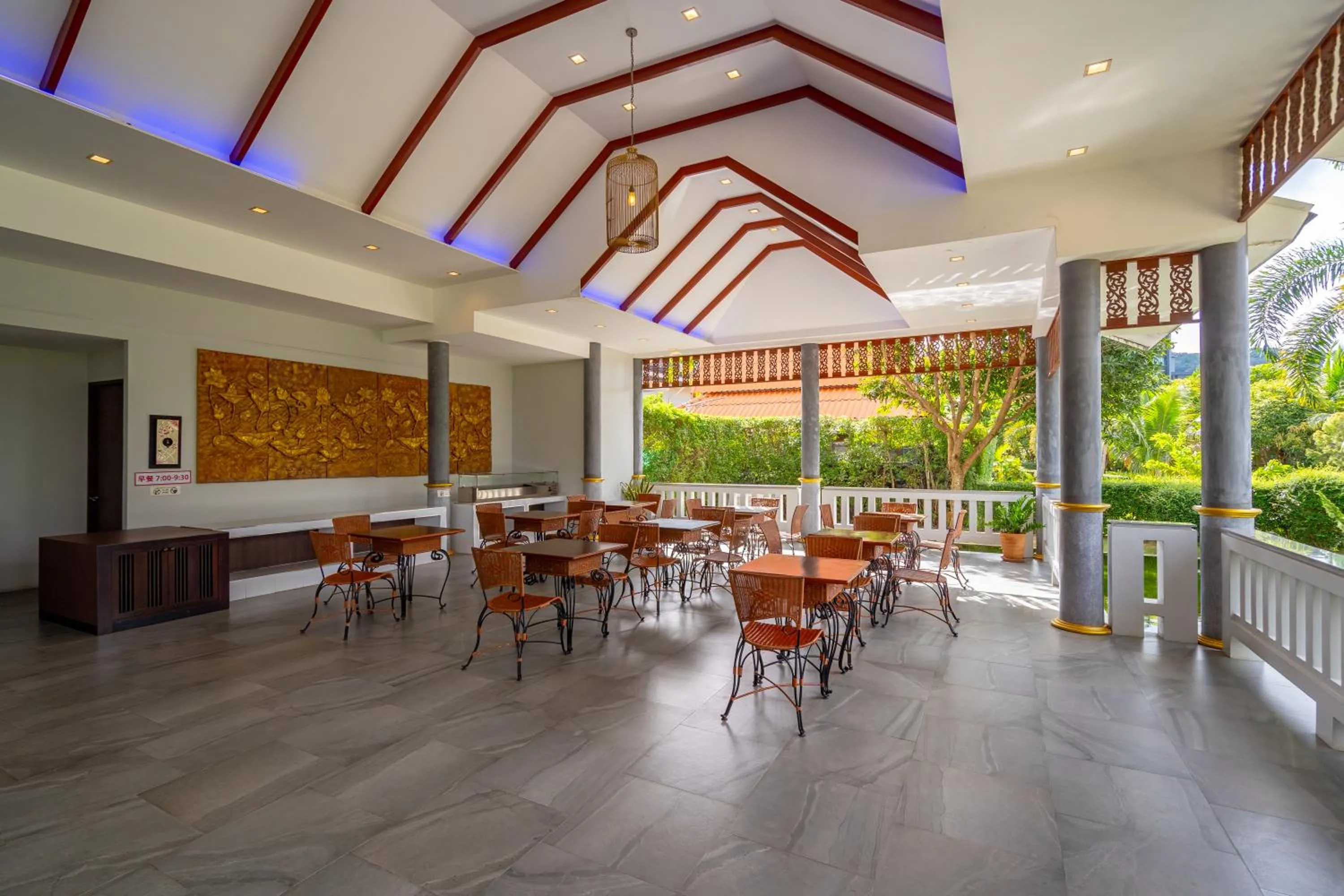 Dining area in Phuket La Siesta