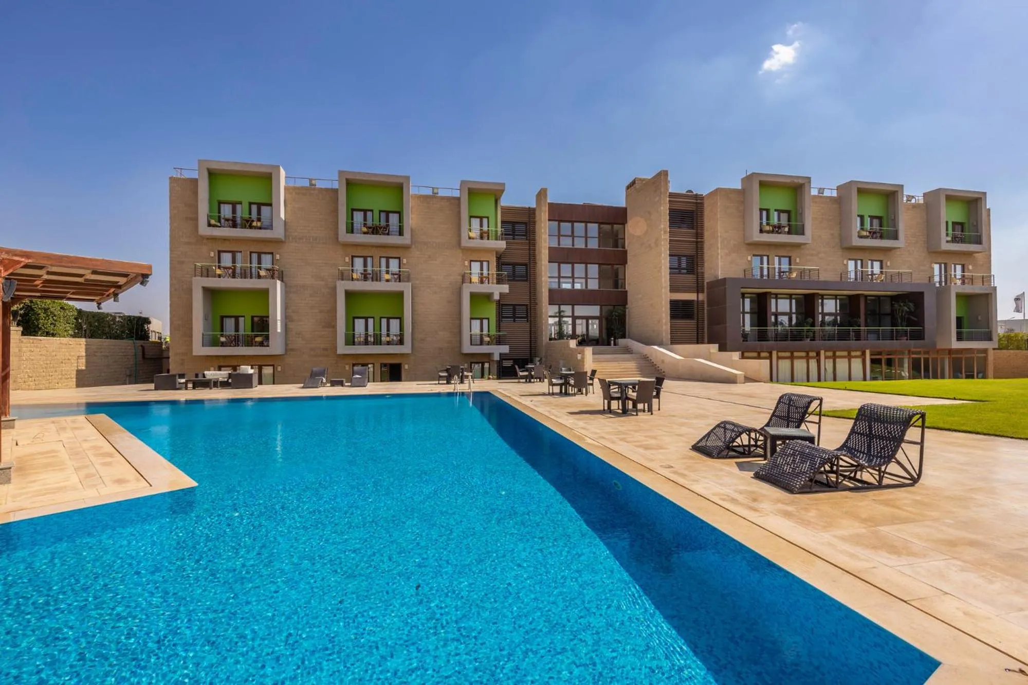 Property building in Dhara Residence E2 Lodge Hotel