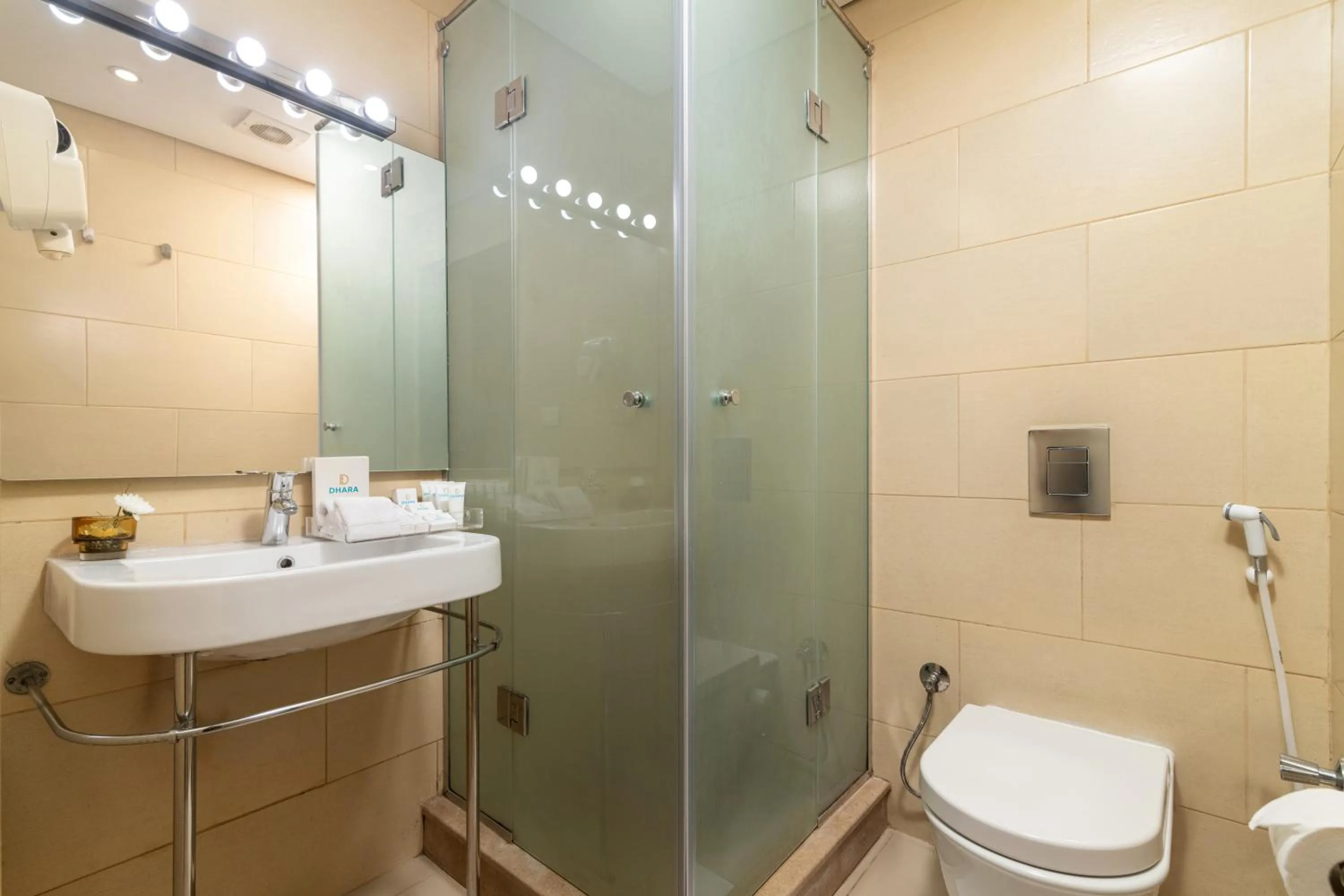 Bathroom in Dhara Residence E2 Lodge Hotel