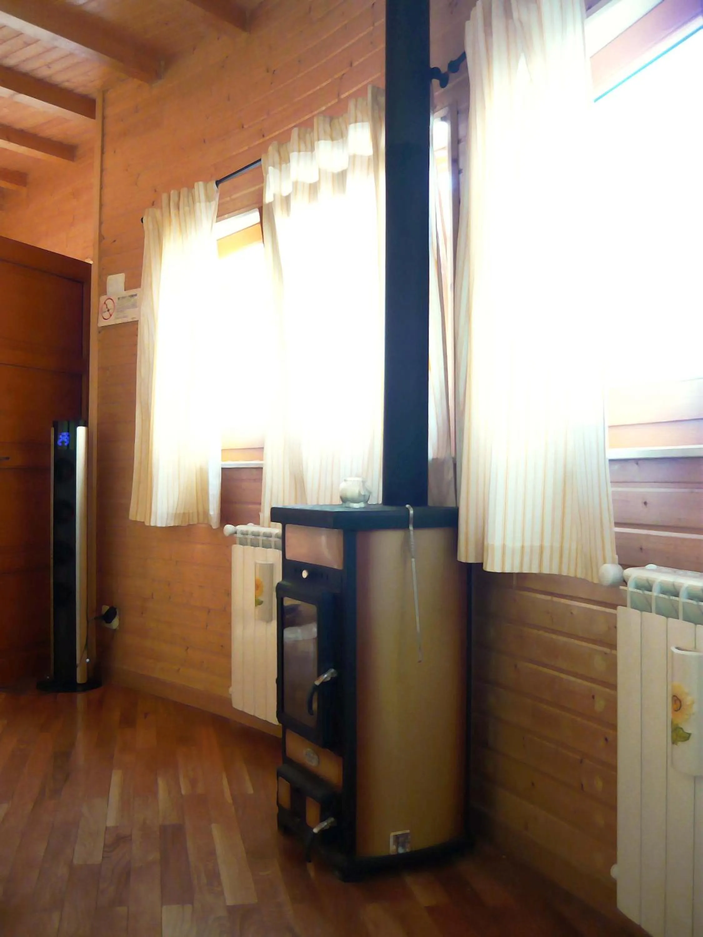 Communal kitchen in B&B1913