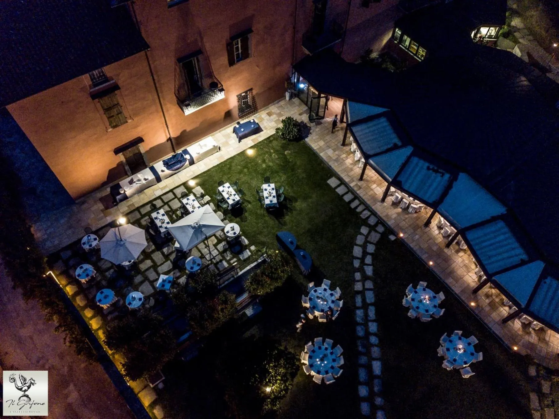 Lounge or bar in Castello Rosso