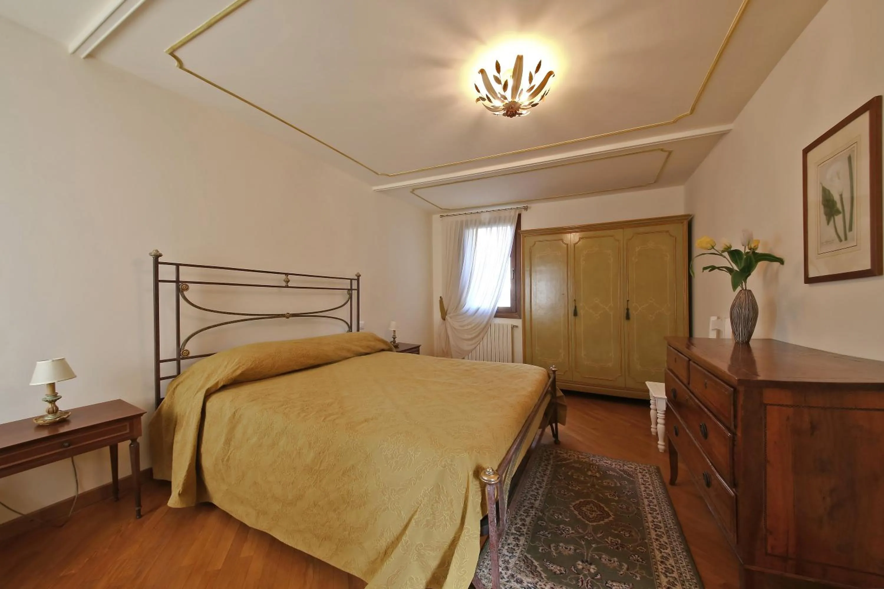 Bedroom, Bed in Appartamenti inside Palazzo Foscarini