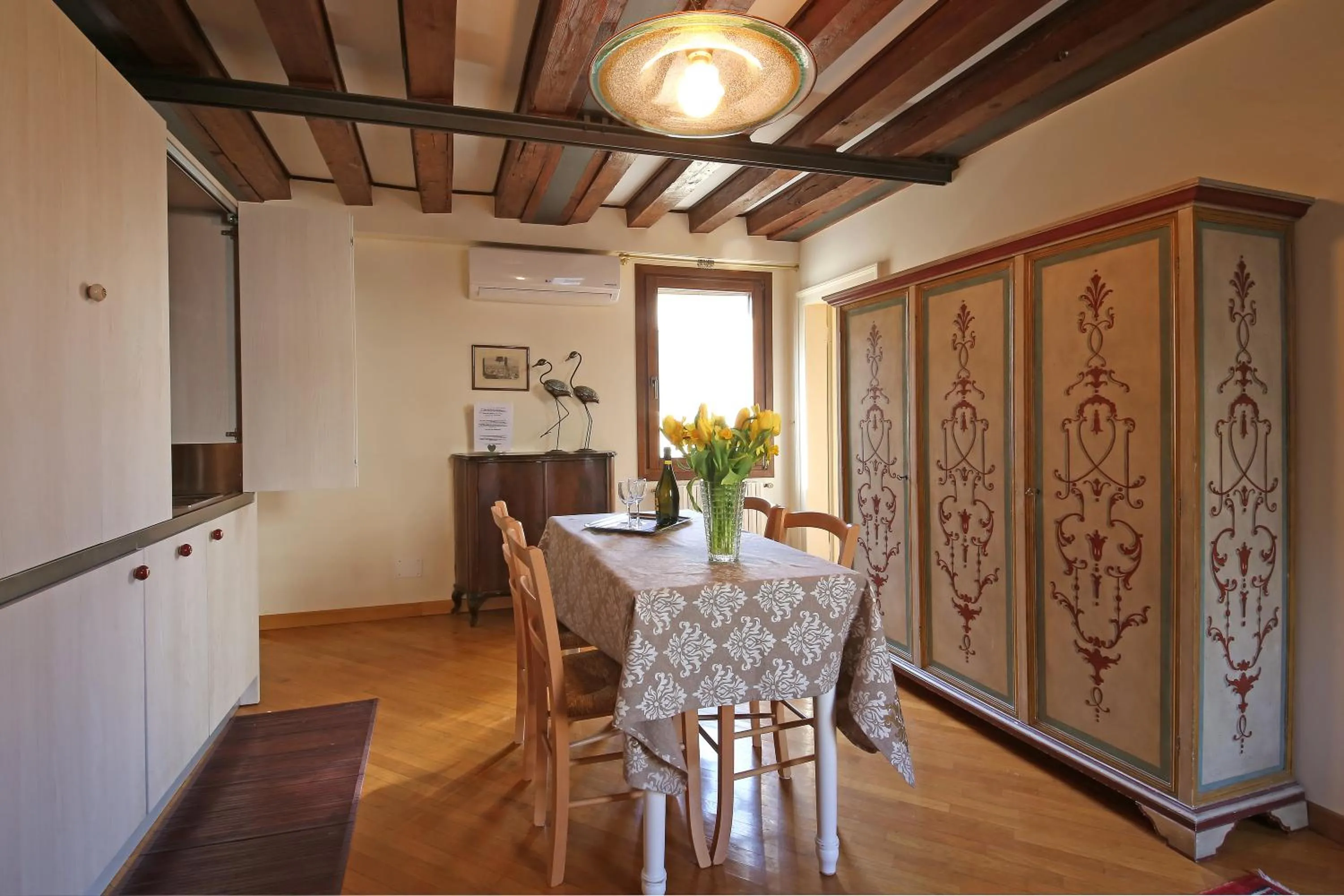 Dining area in Appartamenti inside Palazzo Foscarini