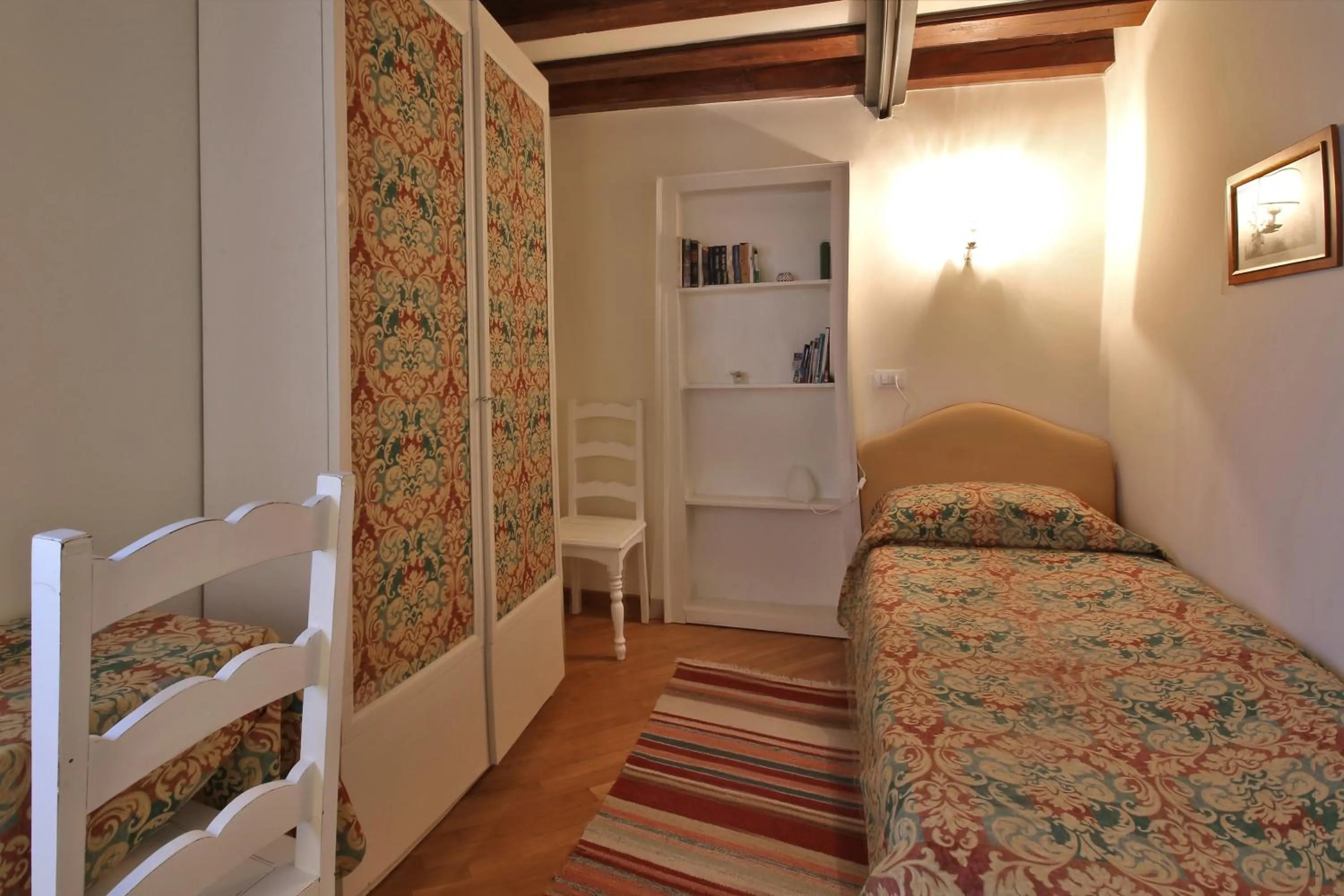 Photo of the whole room, Bed in Appartamenti inside Palazzo Foscarini