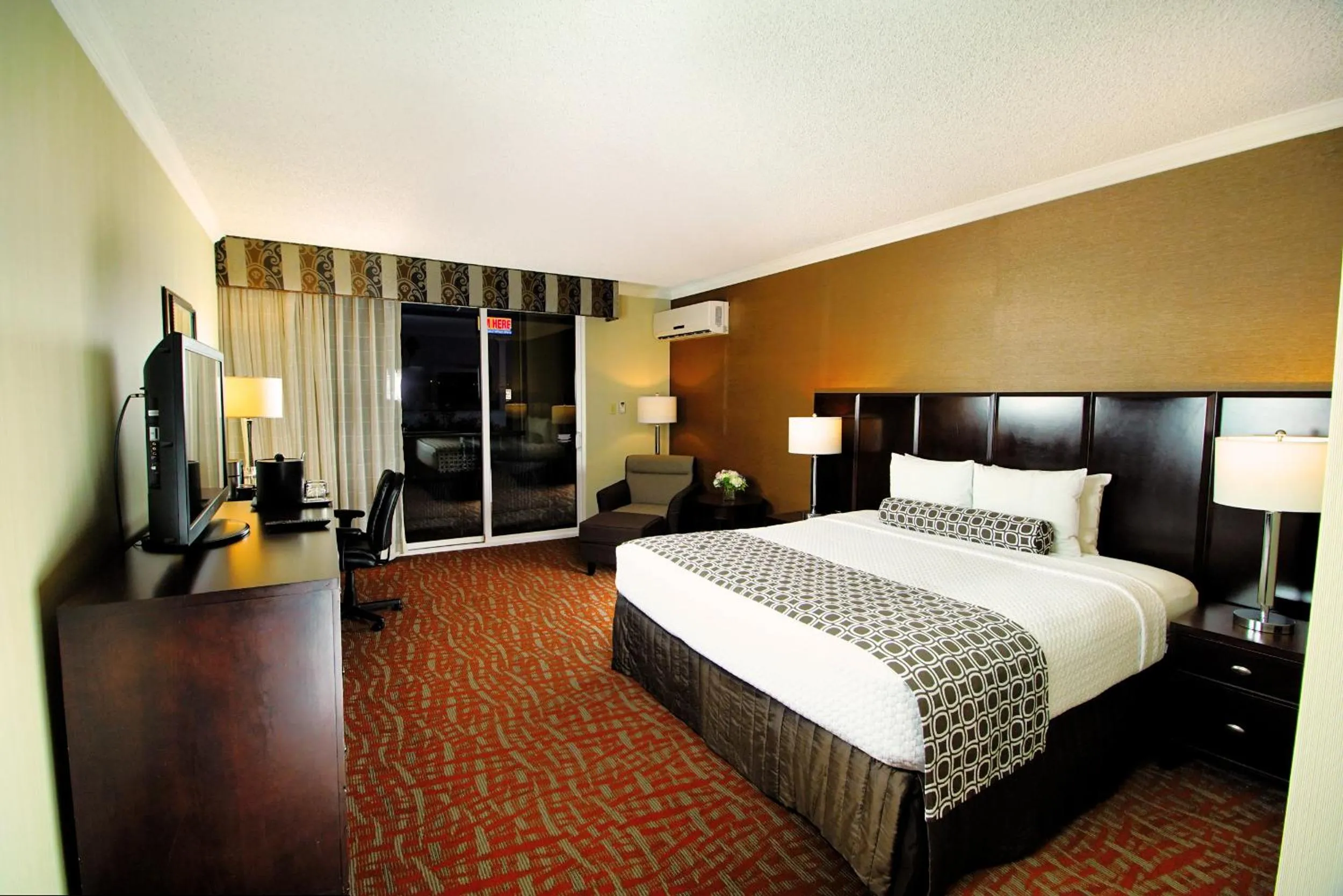 Bed in The Hotel Fullerton Anaheim