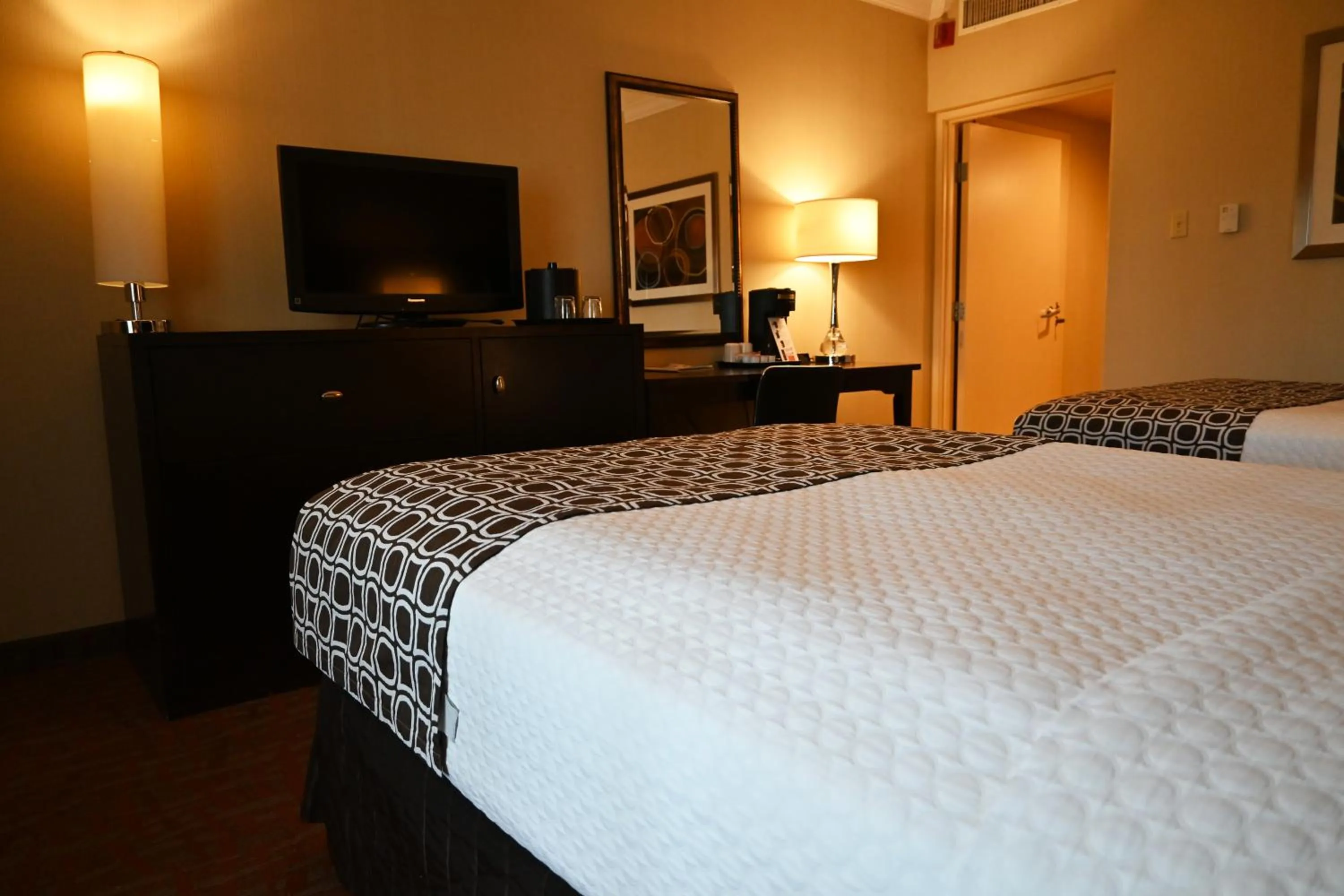 Bedroom in The Hotel Fullerton Anaheim