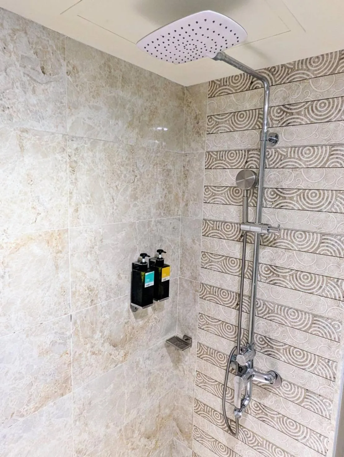 Shower in Macchi Hotel - Taipei