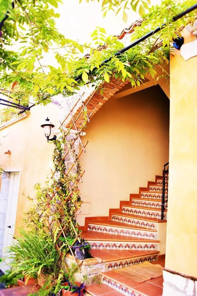 Facade/entrance in B&B Giostell