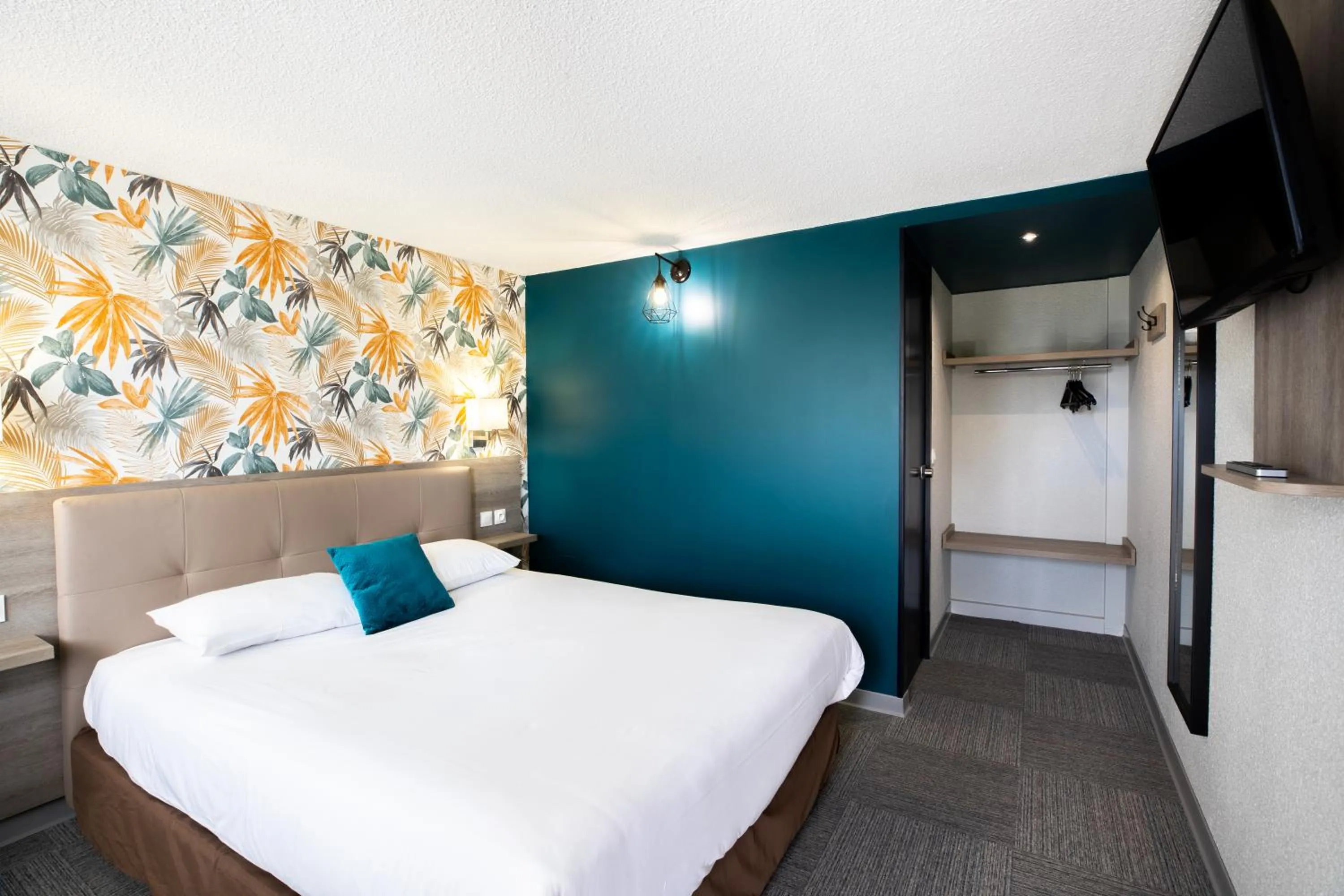 Bed in Kyriad Direct Laon