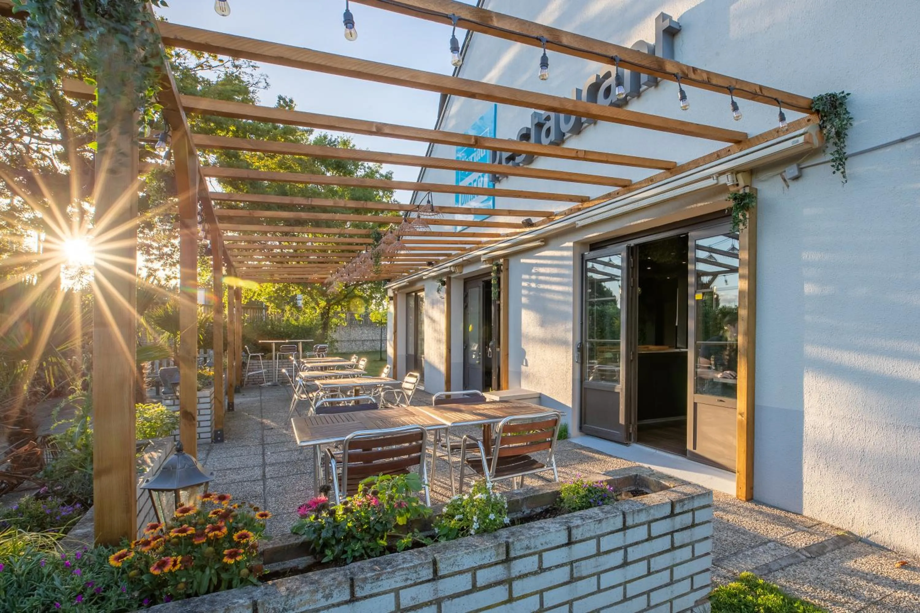 Patio in Kyriad Direct Laon