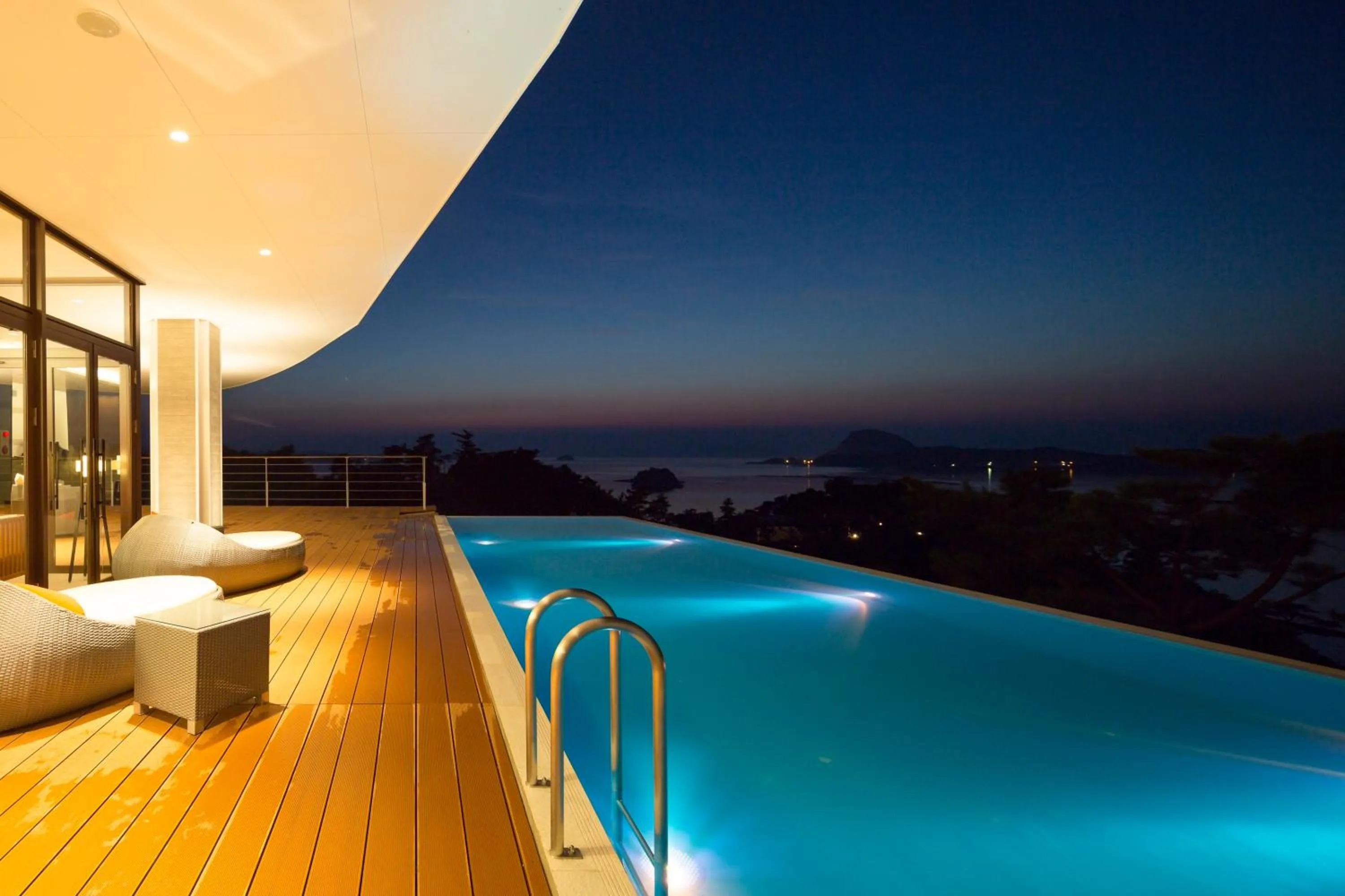 Property building in Amakusa Tenku No Fune