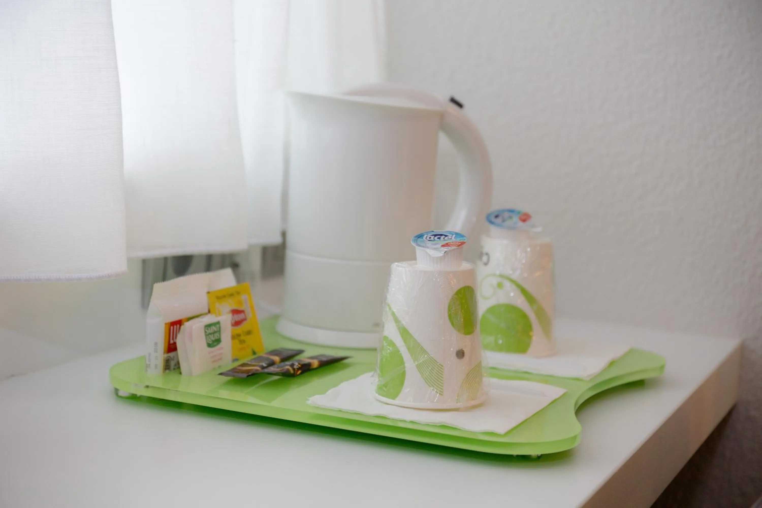 Coffee/Tea Facilities in Campanile Laval Ouest