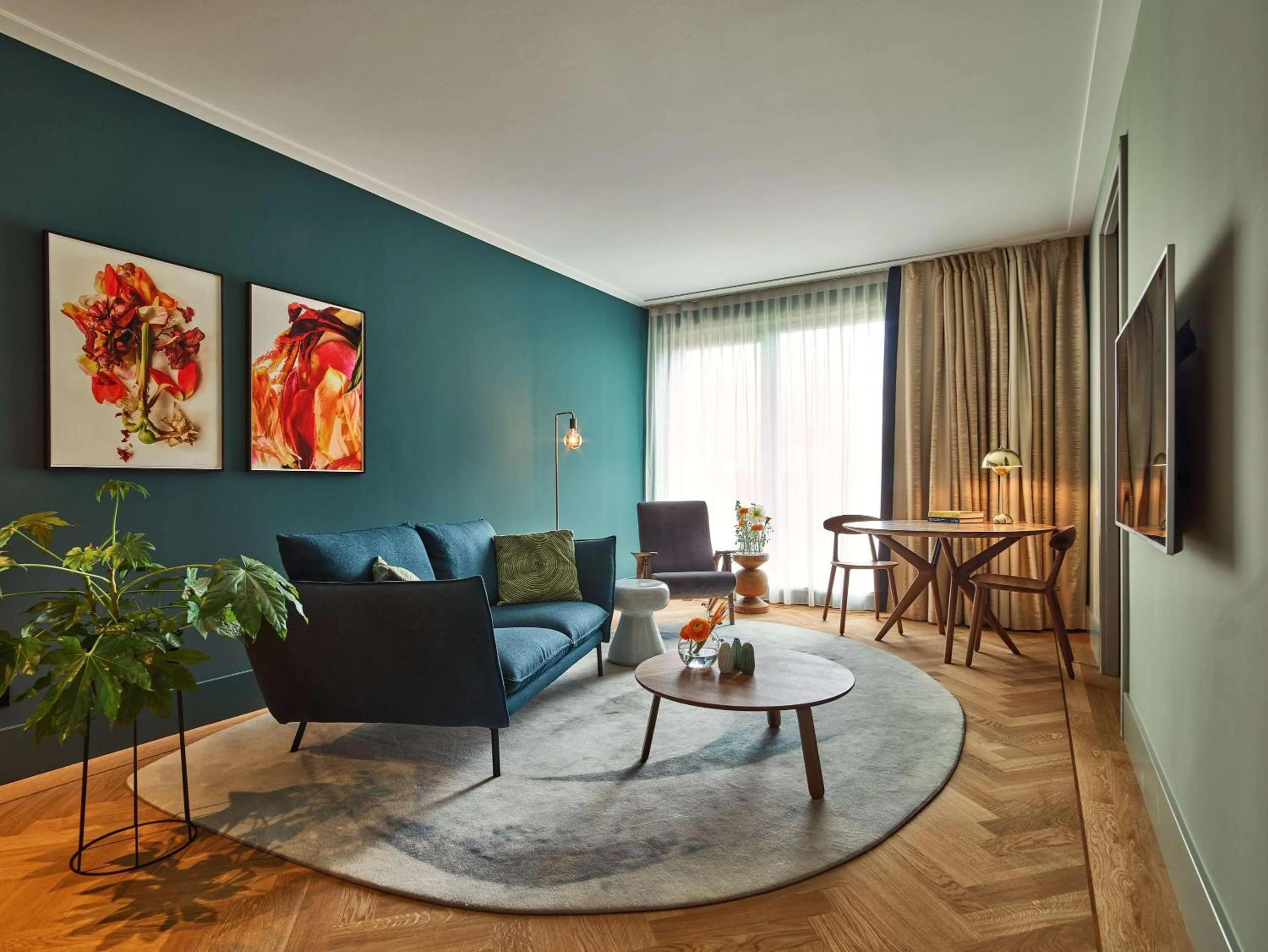 Living room in Hyatt Regency Amsterdam