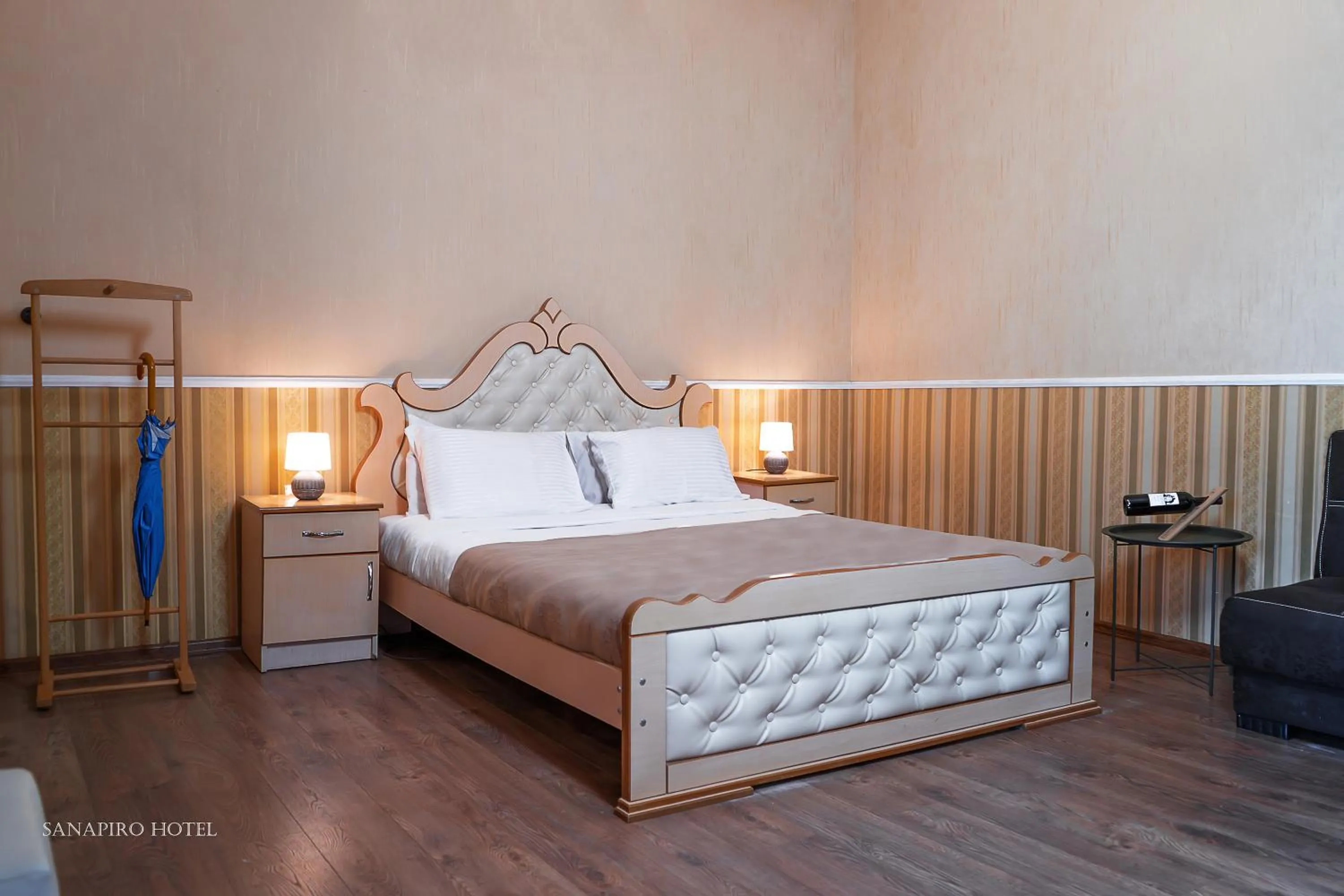 Bedroom, Bed in Sanapiro Hotel