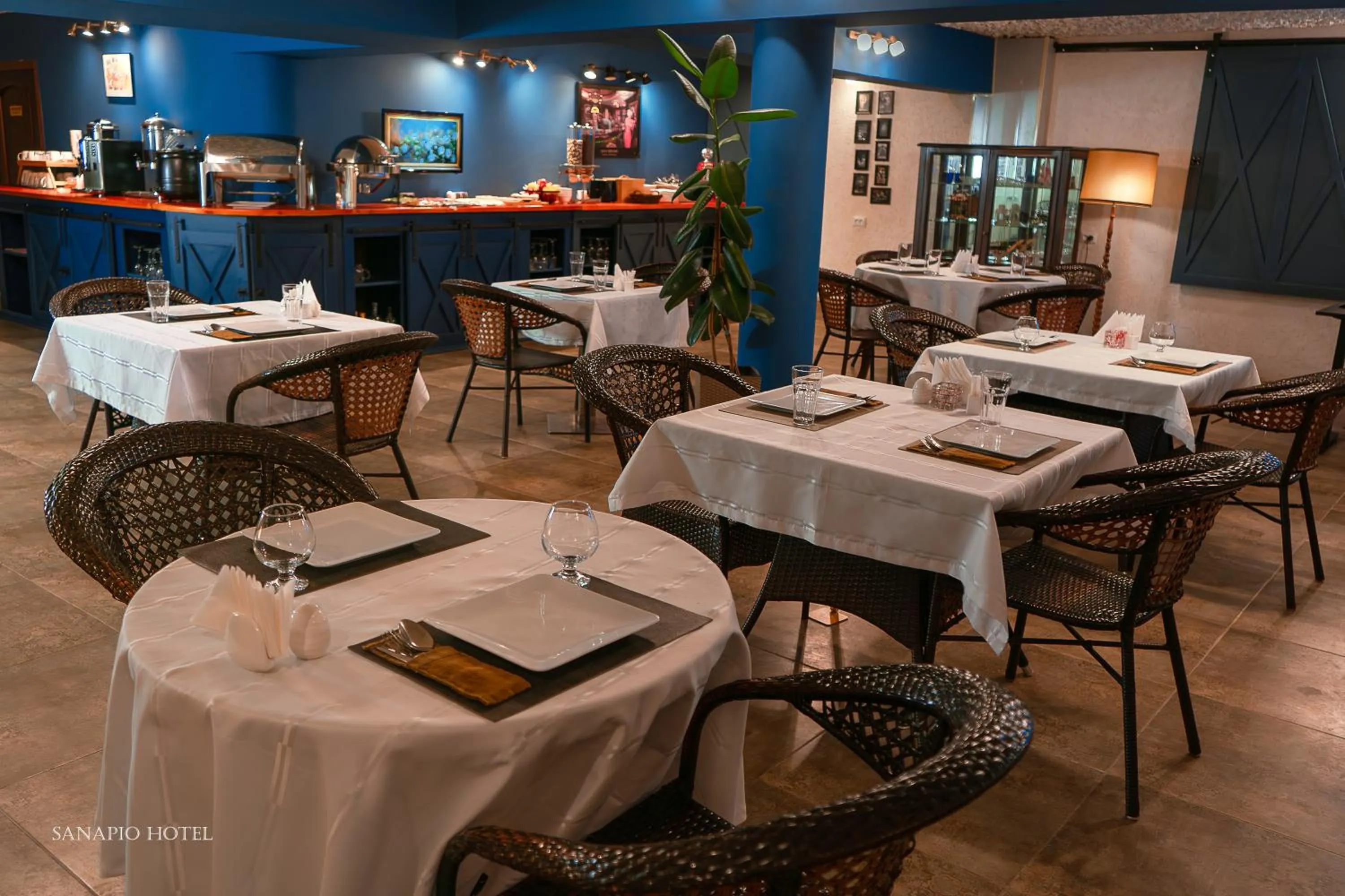 Dining area in Sanapiro Hotel
