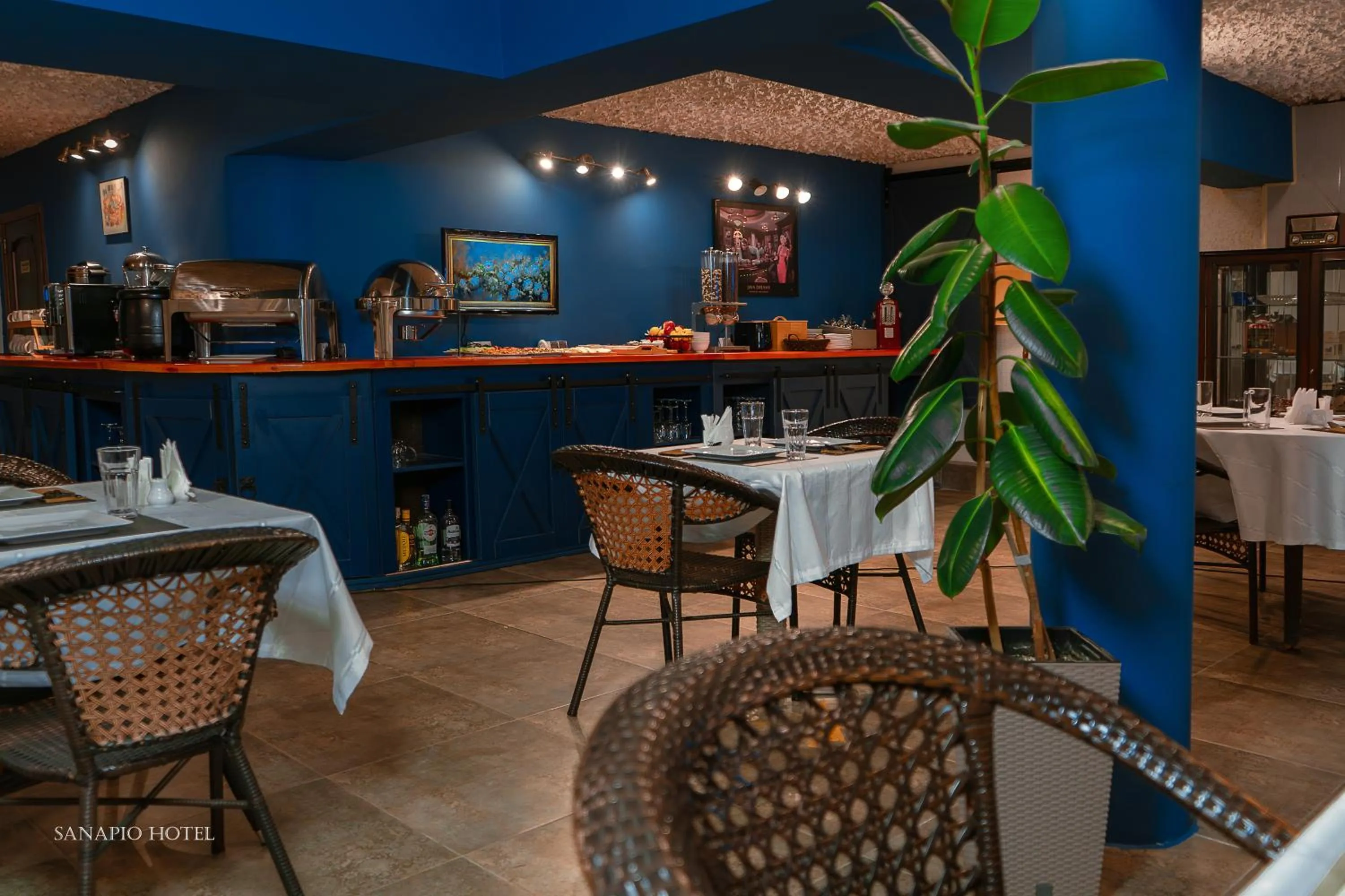 Dining area in Sanapiro Hotel