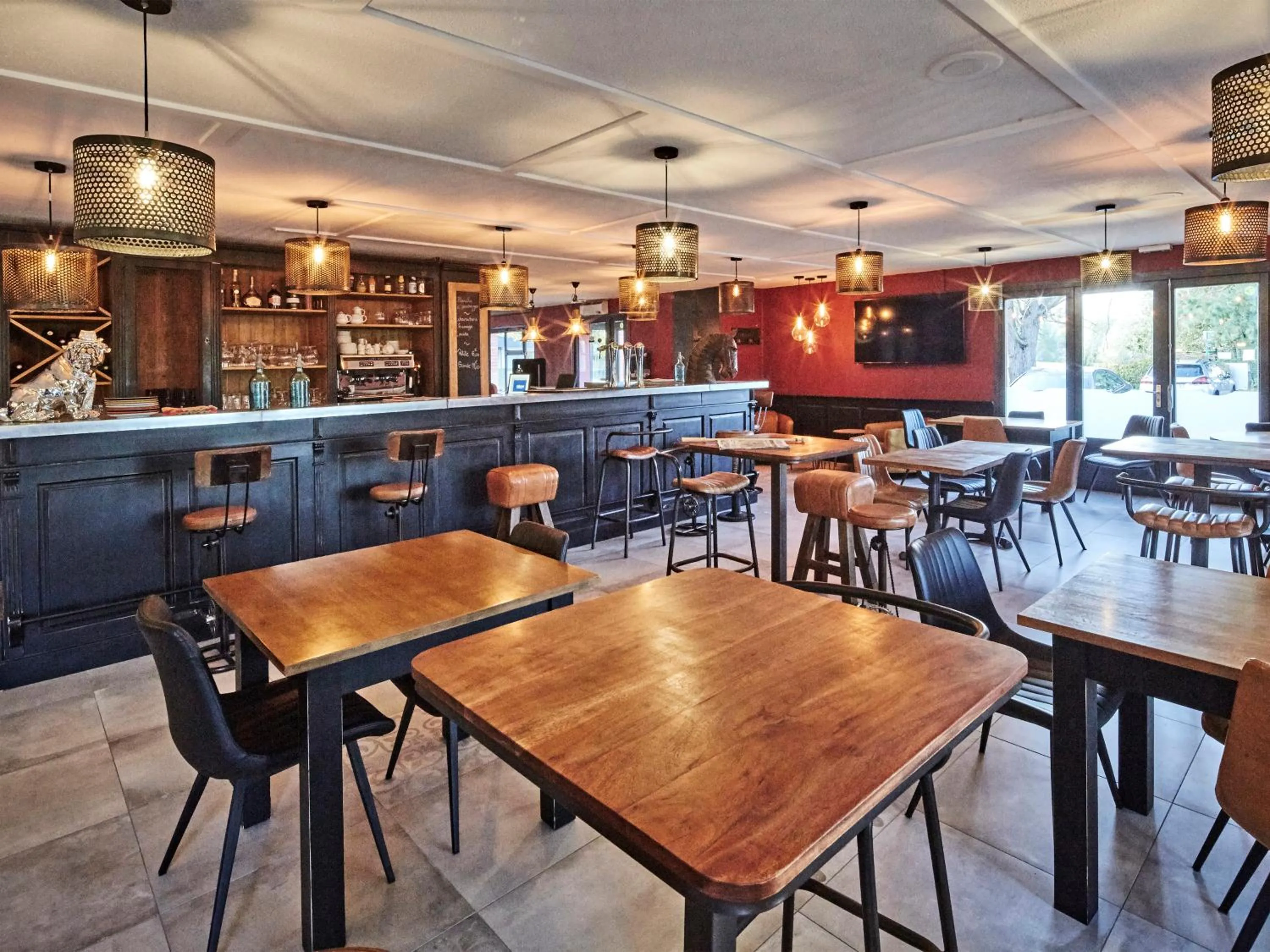 Restaurant/places to eat in Kyriad Lille Est - Hem