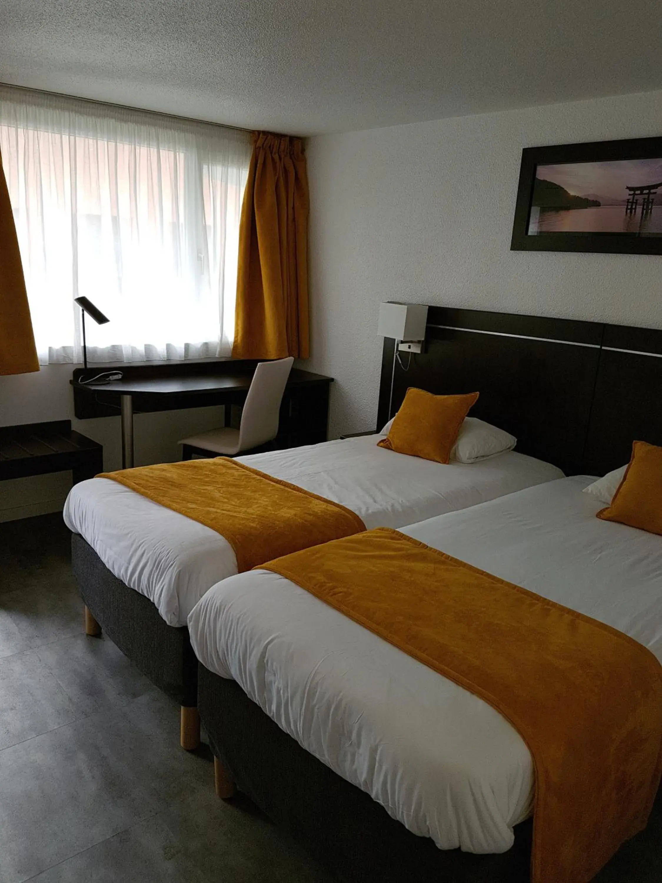 3 Single Beds in Kyriad Lille Est - Hem 3 Single Beds in Kyriad Lille Est - Hem